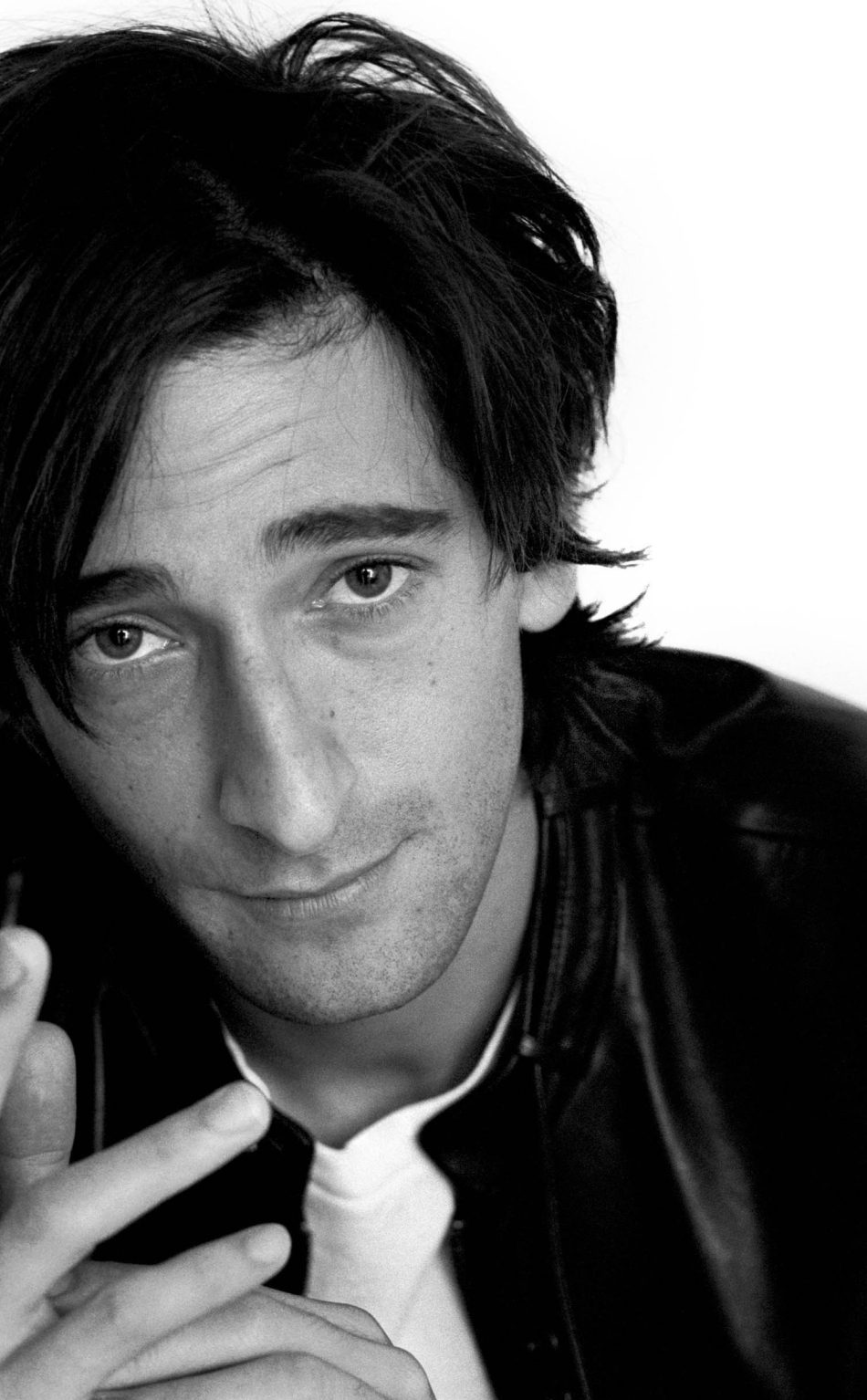 950x1534 Adrien Brody Close Up Wallpapers 950x1534 Resolution Wallpaper