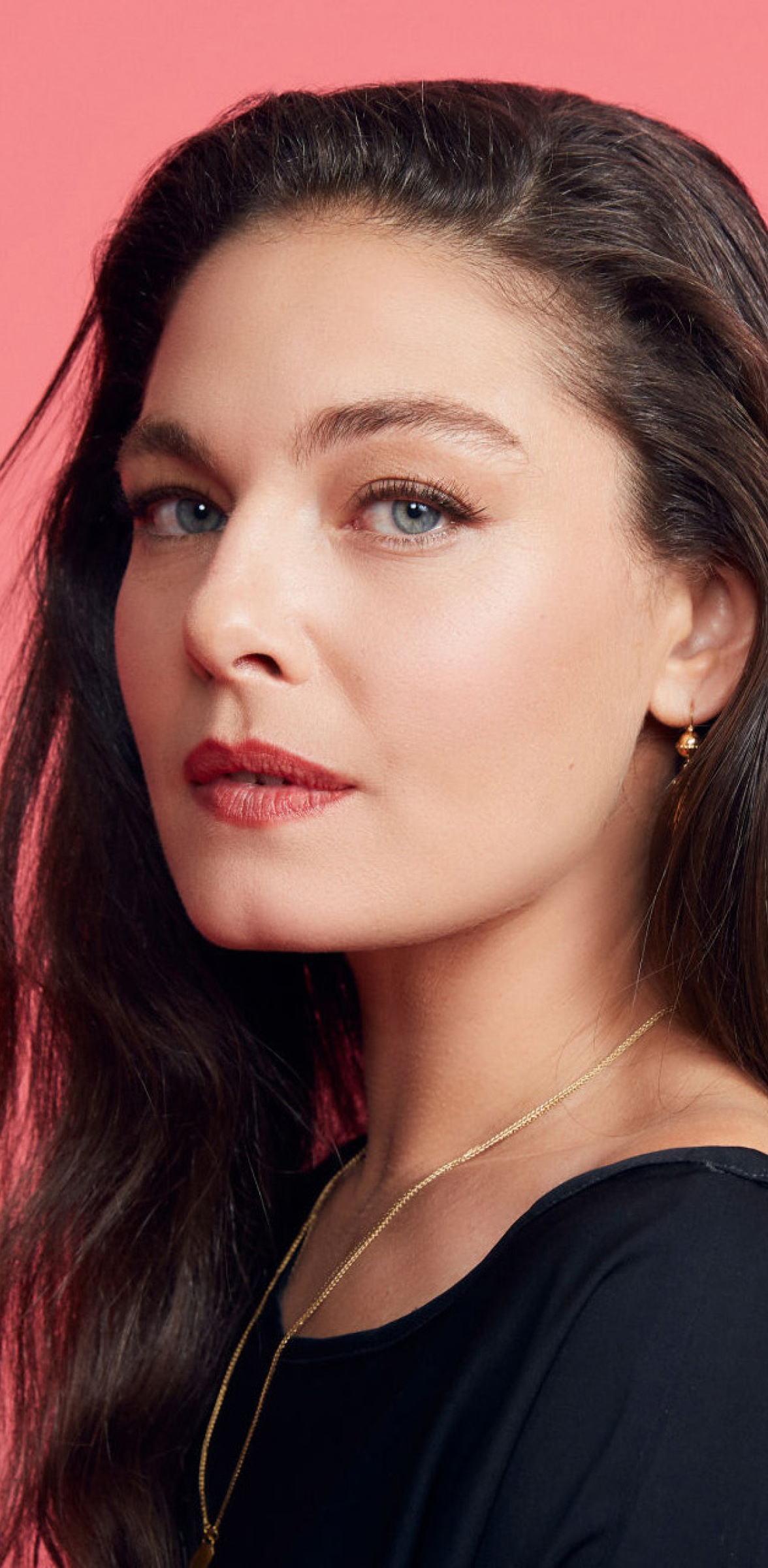 1176x2400 Resolution Alexa Davalos HD 2022 1176x2400 Resolution