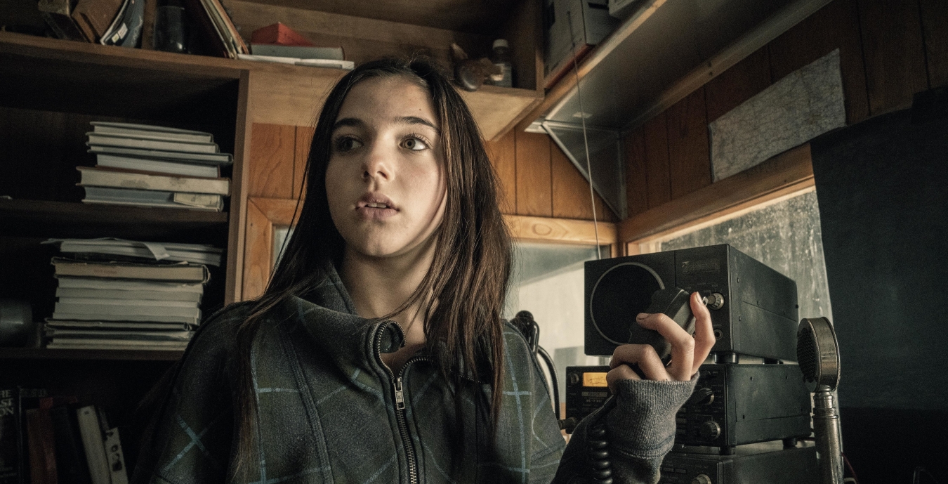 1350x689 Alexa Nisenson As Charlie In Fear The Walking Dead 1350x689 Resolution Wallpaper Hd Tv 