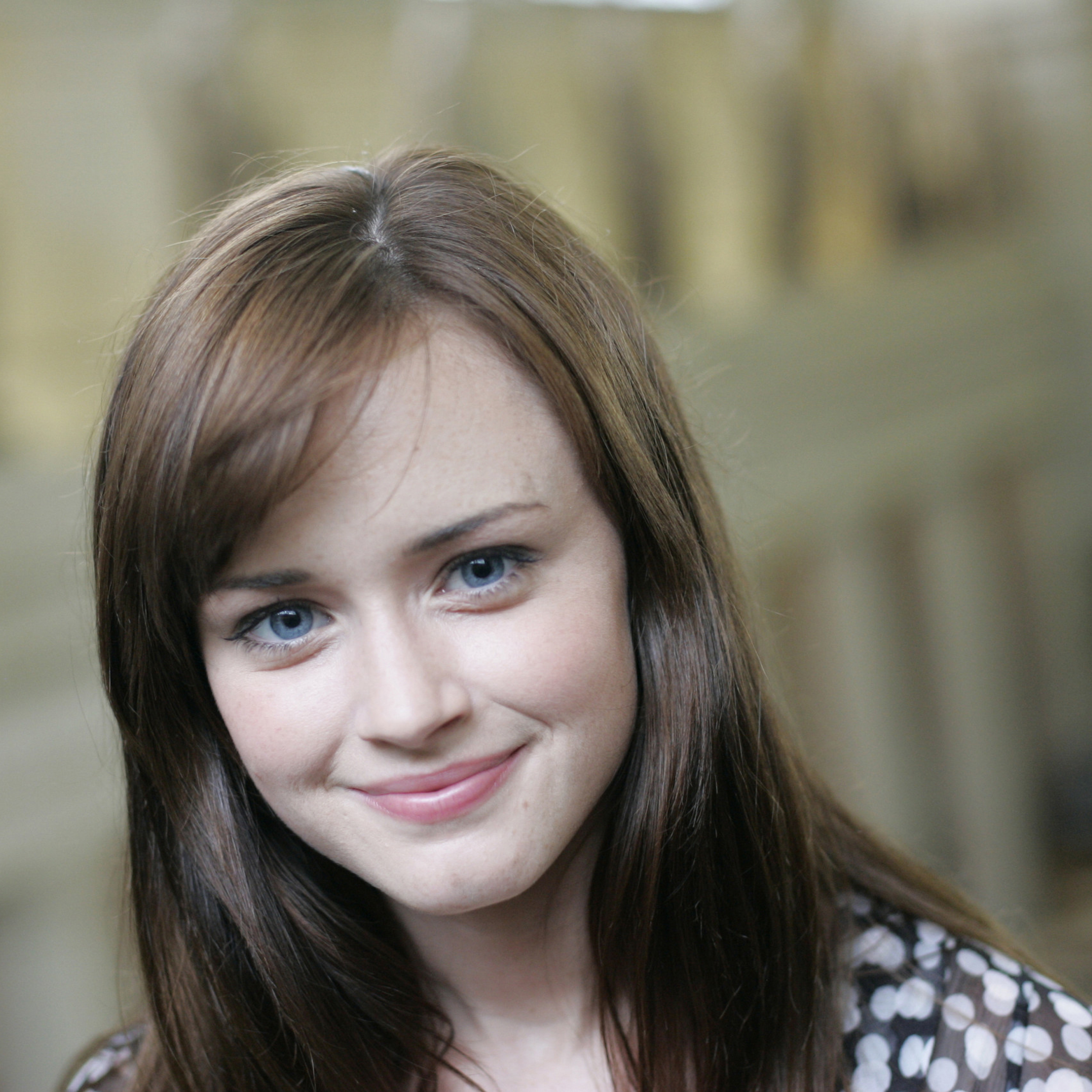 2932x2932 Alexis Bledel Cute Hd Wallpapers Ipad Pro Retina