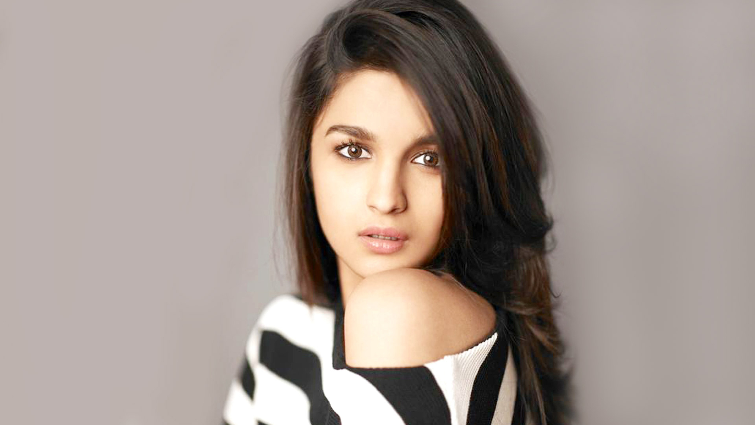 2560x1440 alia bhatt latest hd wallpapers 1440p resolution wallpaper hd indian celebrities 4k wallpapers images photos and background