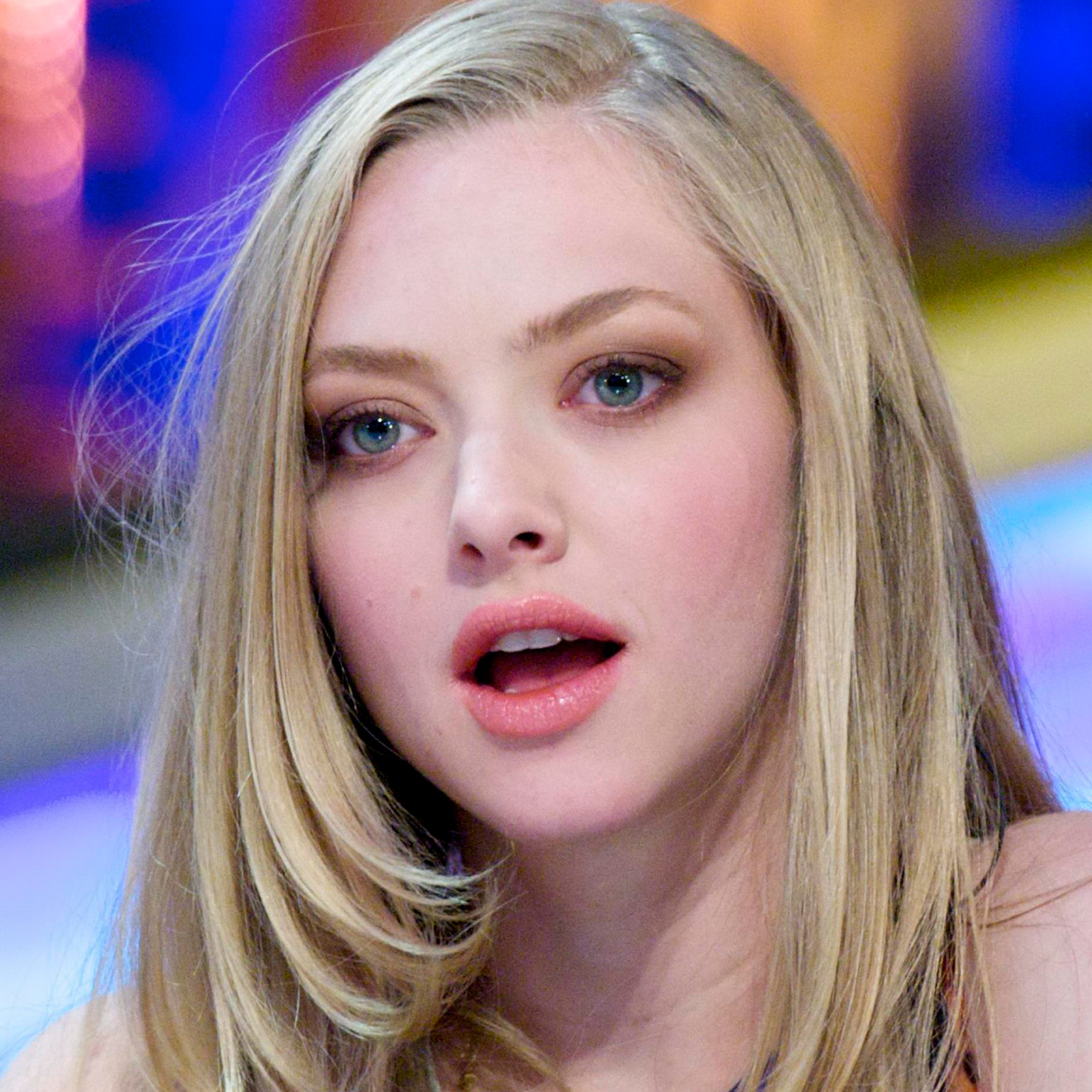 2248x2248 Resolution Amanda Seyfried Beautiful Pics 2248x2248