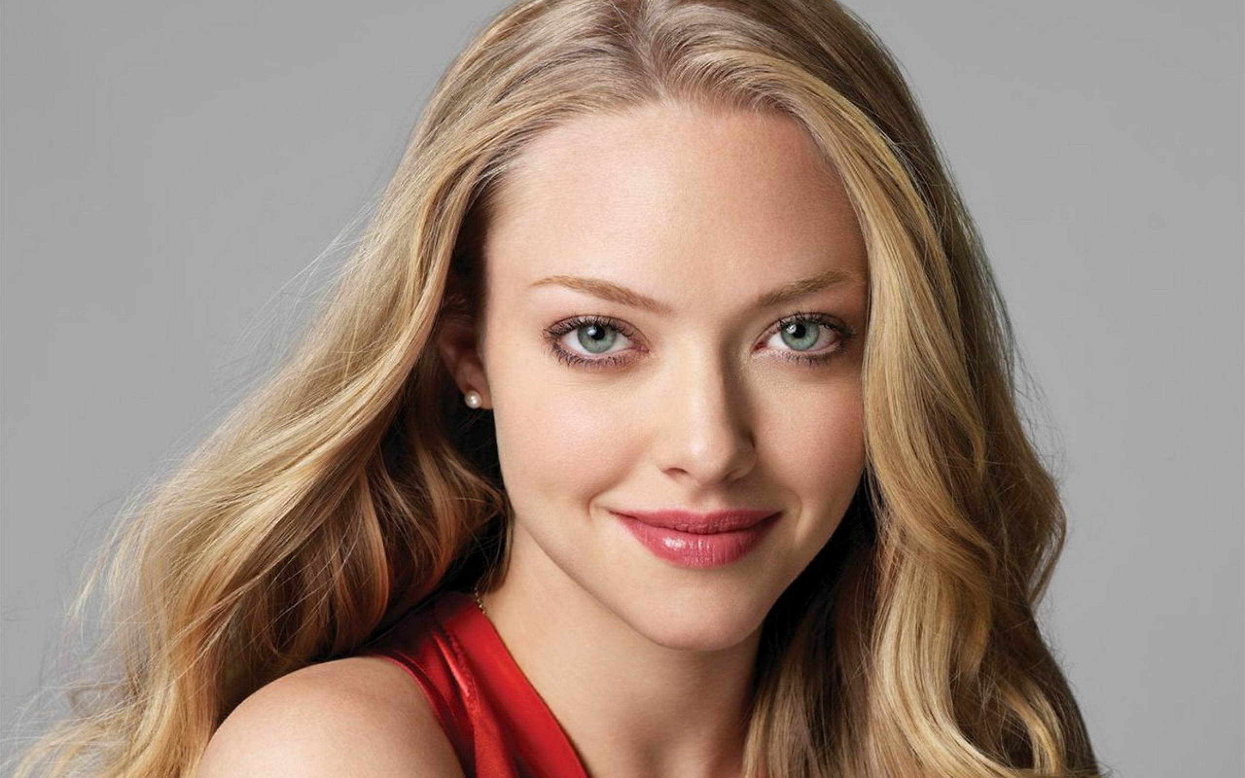 2560x1600 Amanda Seyfried Beautiful Wallpaper 2560x1600 Resolution