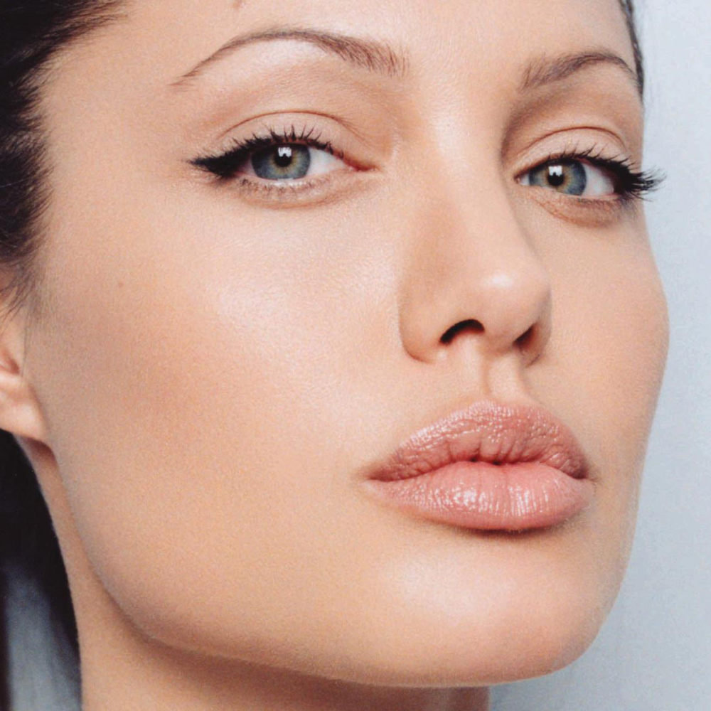 1000x1000 Resolution Angelina Jolie Gorgeous Face Pics 1000x1000 ...