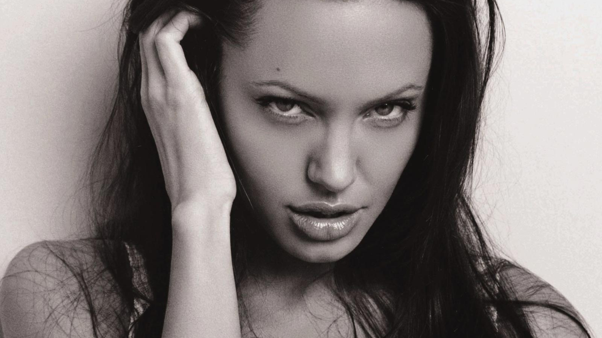 2048x1152 Angelina Jolie Sexy Images 2048x1152 Resolution Wallpaper, HD