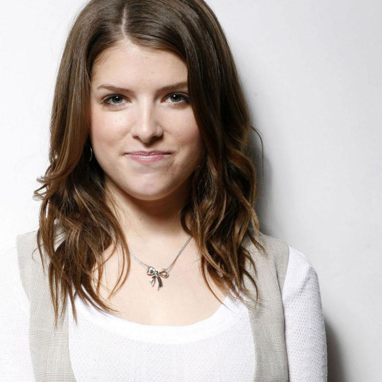 1224x1224 Resolution Anna Kendrick Beautiful 1224x1224 Resolution ...