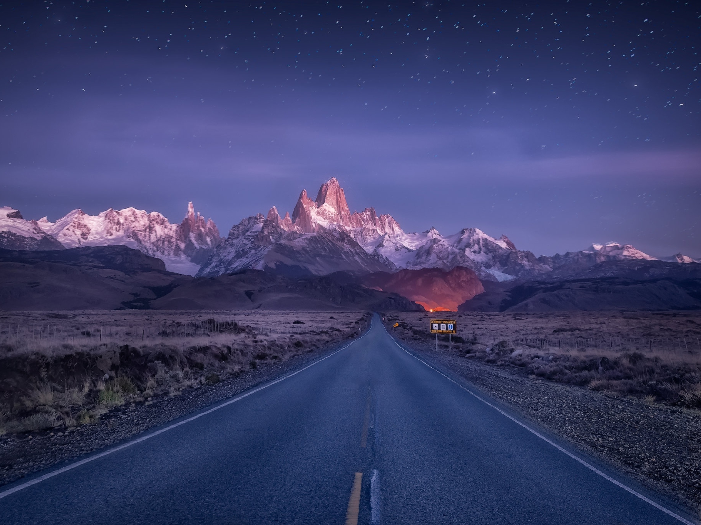Звездное небо дорога. Патагония дороги Аргентина. Дорога в гору. Дорога горы небо.