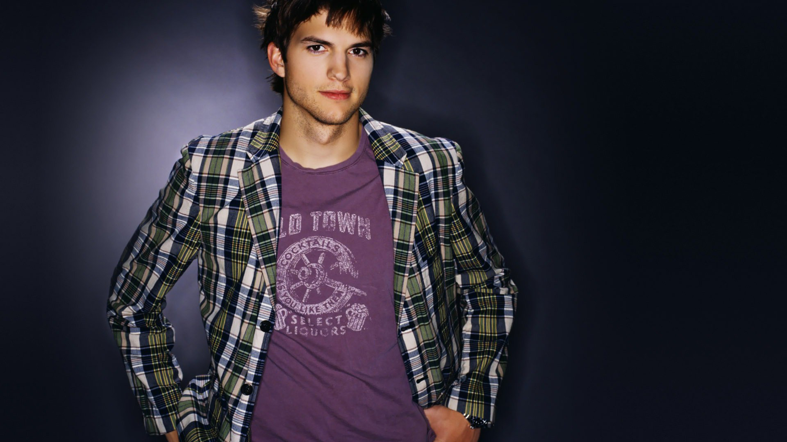 2560x1440 Ashton Kutcher Cool Abstract wallpapers 1440P Resolution