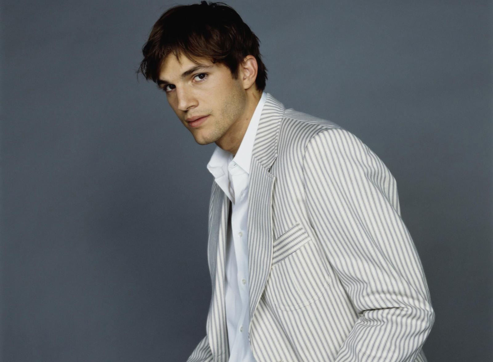 3840x2160 Resolution Ashton Kutcher Gentleman wallpapers 4K Wallpaper