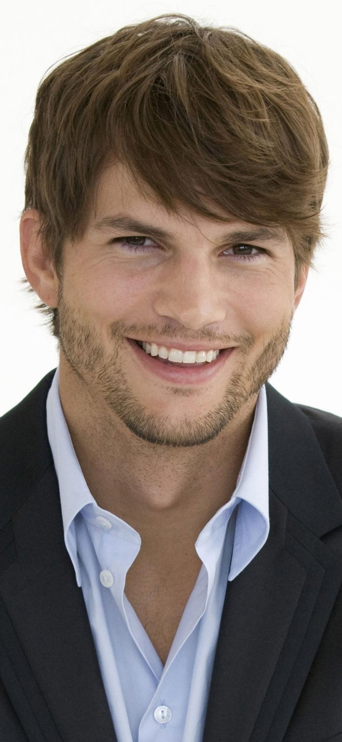 1179x2556 Resolution Ashton Kutcher Hairstyle Pics 1179x2556 Resolution ...