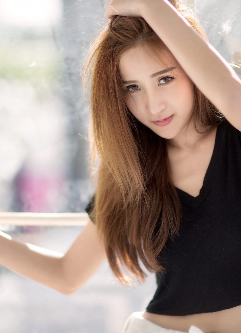Asian Girl  Cute  In Black  Full HD 2K Wallpaper 
