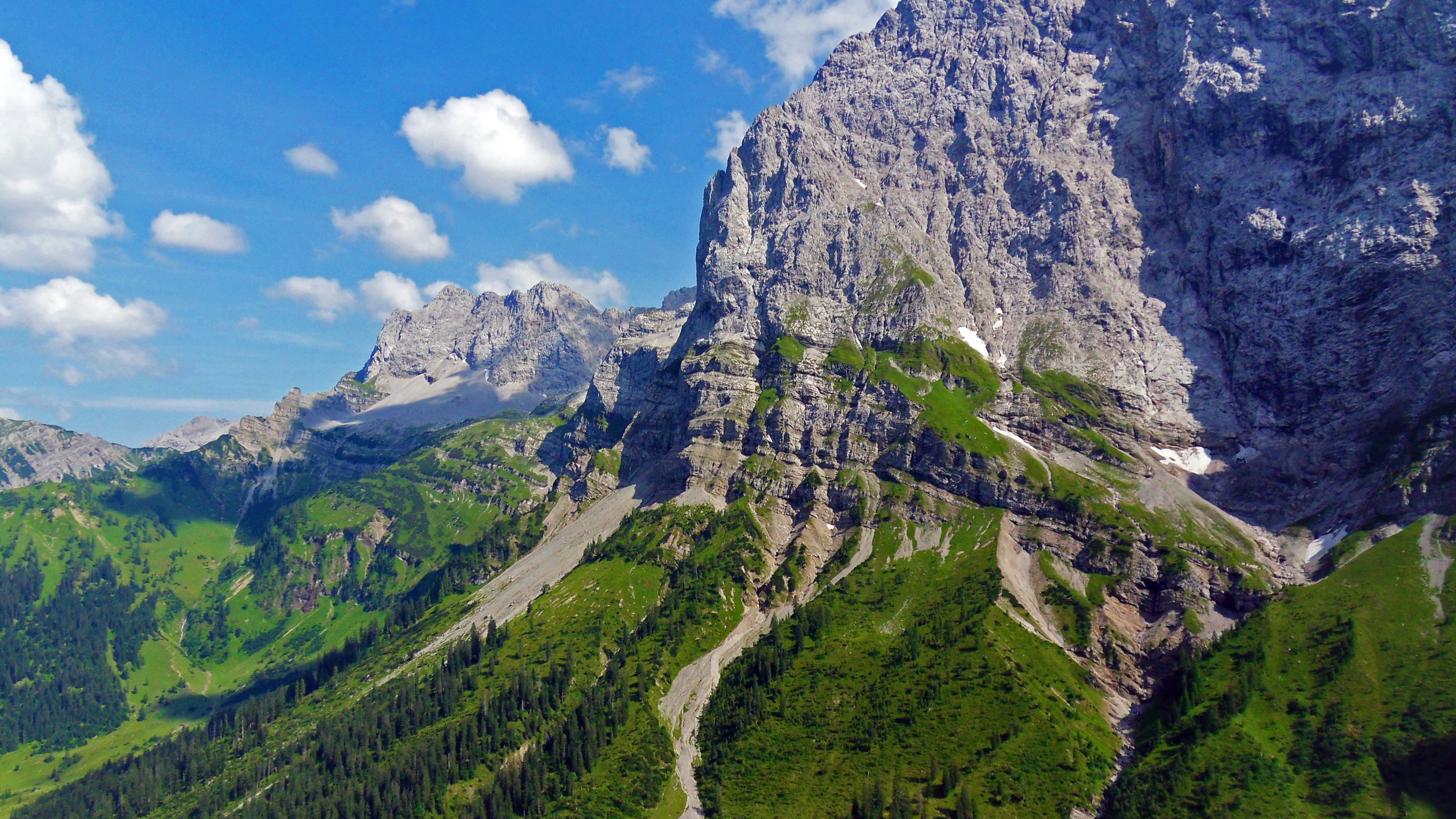 Alps mountains. Австрия горы Альпы. Альпийские горы в Австрии. Суганские Альпы. Карнийские Альпы.