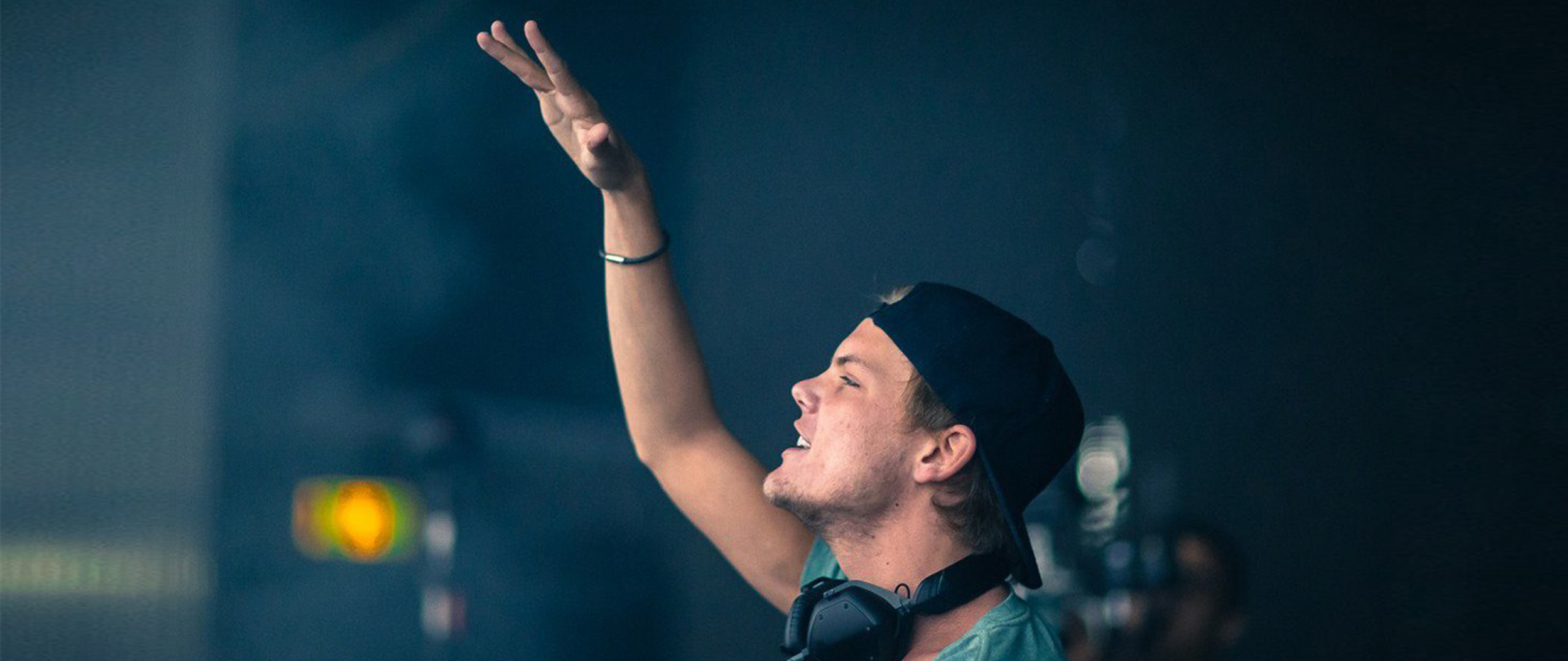 2560x1080 Avicii Tim Bergling Dj 2560x1080 Resolution Wallpaper Hd Music 4k Wallpapers Images Photos And Background Wallpapers Den