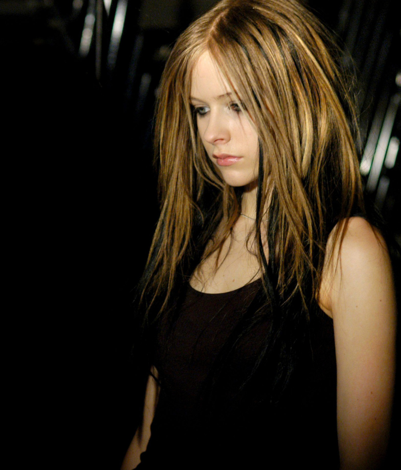 1366x1600 Avril Lavigne wallpapers download 1366x1600 Resolution ...