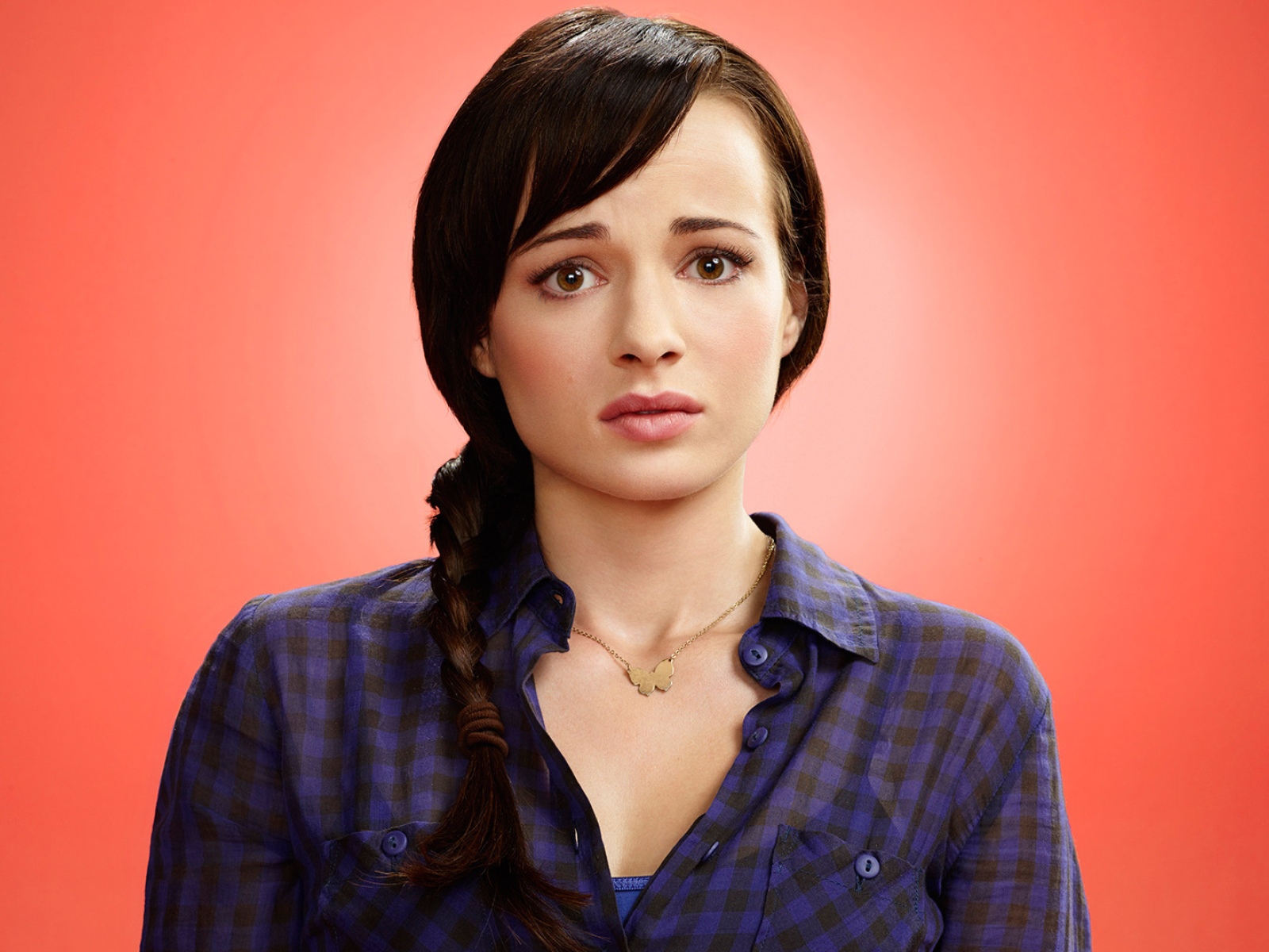 Awkward Actress Ashley Rickards (1600x1200) Resolution Wallpaper.
