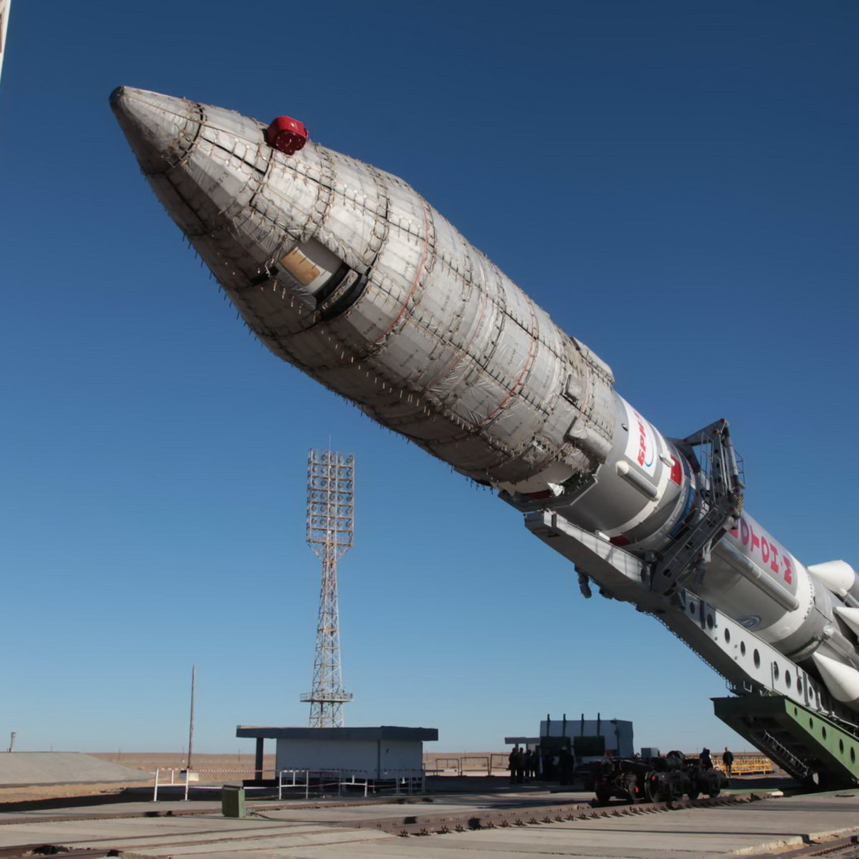 Фотка ракеты. Космодром Байконур Протон. Ракета на космодроме Байконур. Ракетоноситель Протон. Ракетоноситель Спутник Байконур.