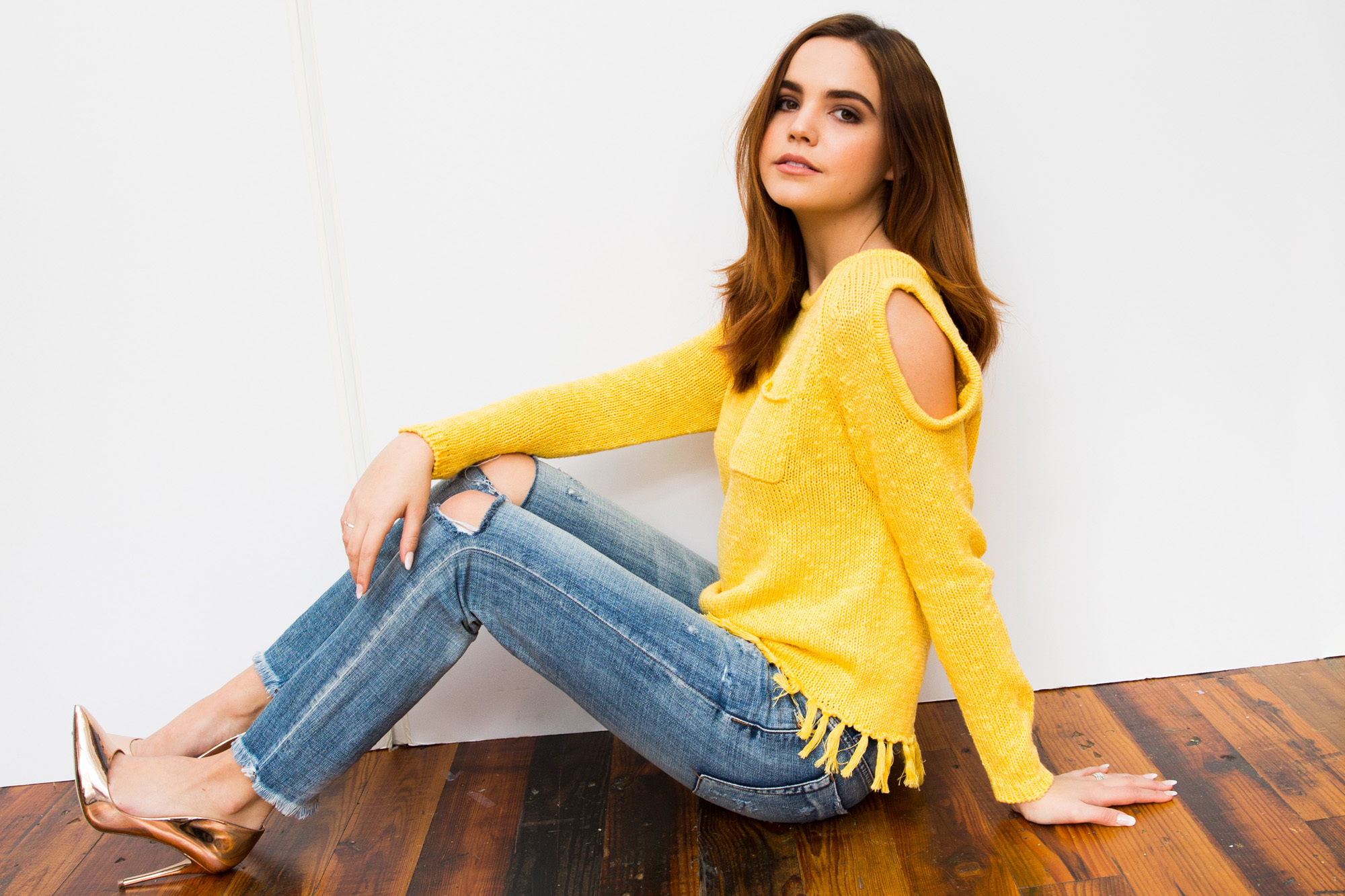 3840x2160201945 Bailee Madison Covetuer 2018 3840x2160201945 Resolution