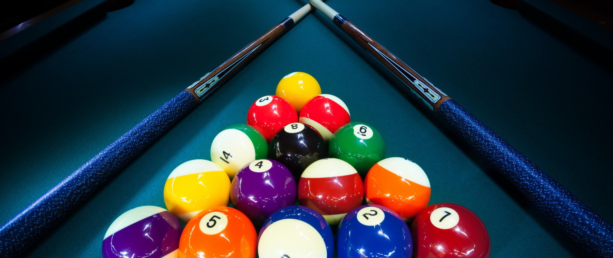 billiard-balls-cue_21594_2560x1080.jpg