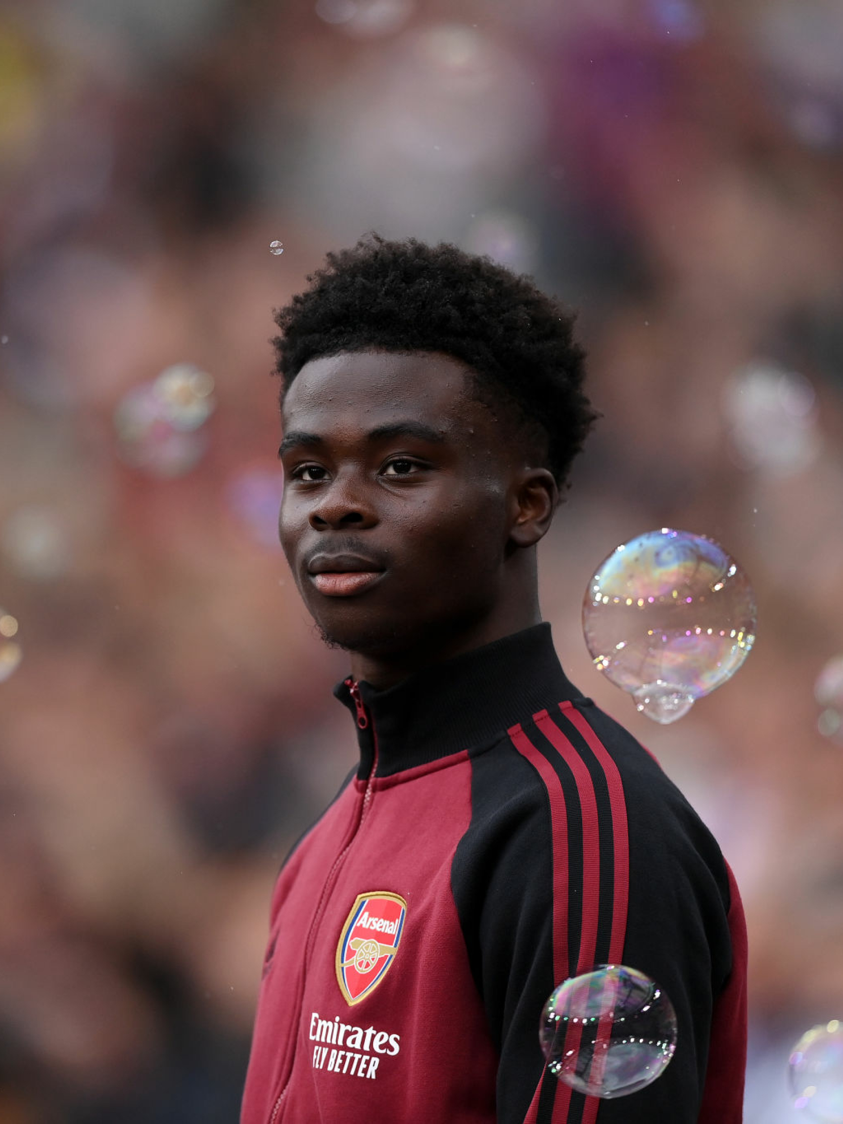 Nigerianborn English football player Bukayo Saka 2K wallpaper download