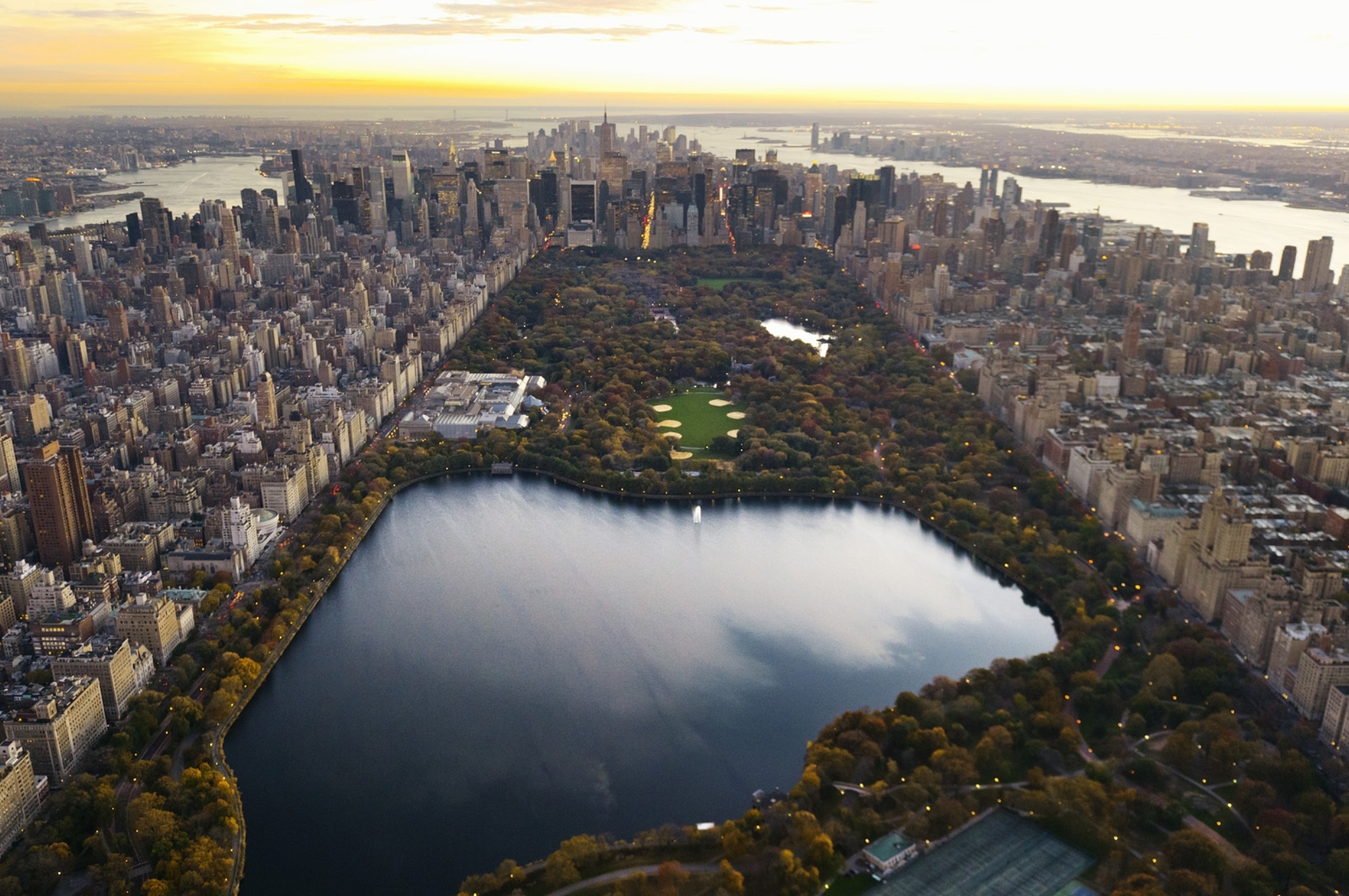 Ковид в сша. Центральный парк Нью-Йорк. Нью-Йорк Манхэттен Центральный парк. Центральный парк Нью-Йорка вид сверху. Панорама централ парк Нью Йорк.