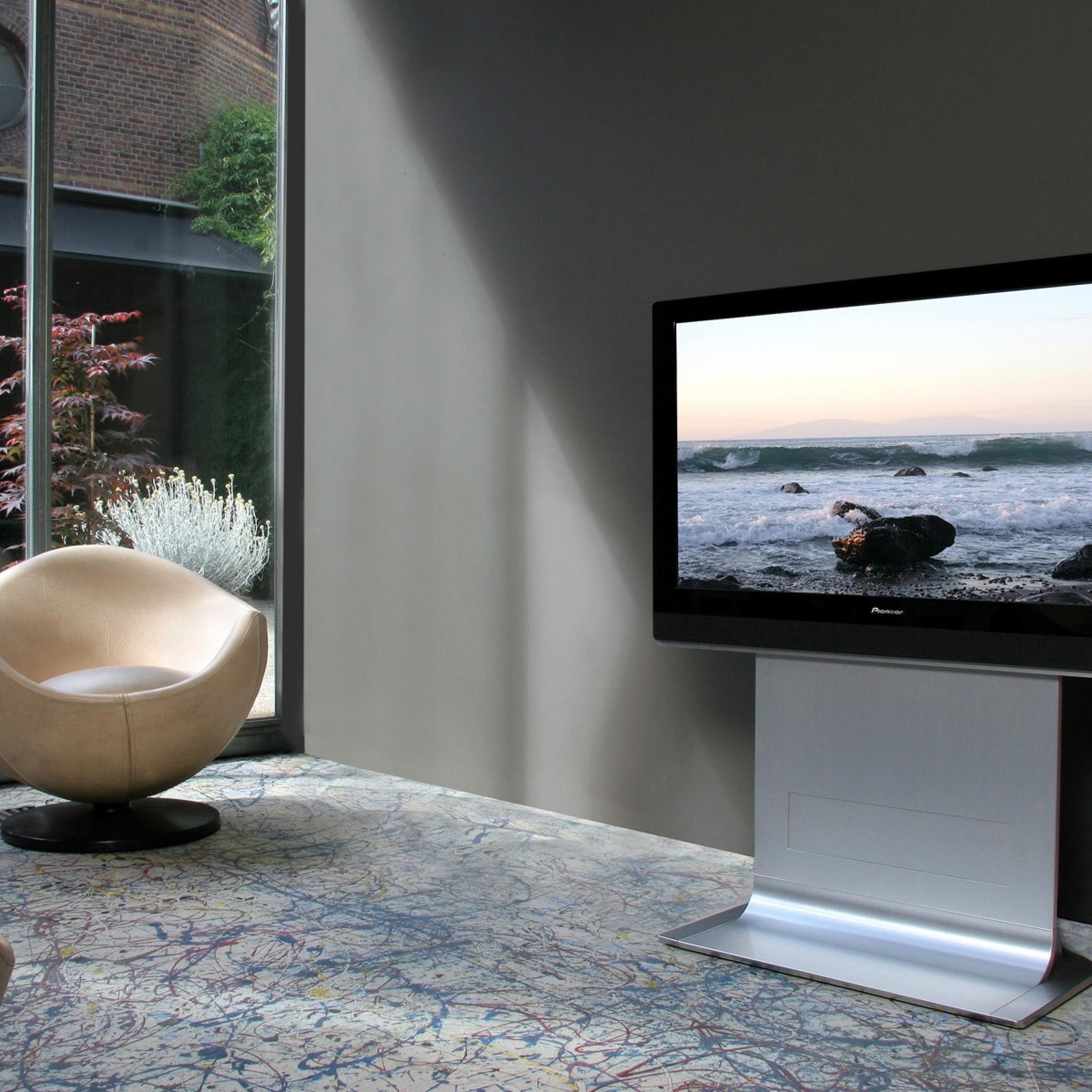 New tv set. Телевизор. Телевизор в квартире. Телевизор на ножках современный в интерьере. Плазменный телевизор в интерьере.