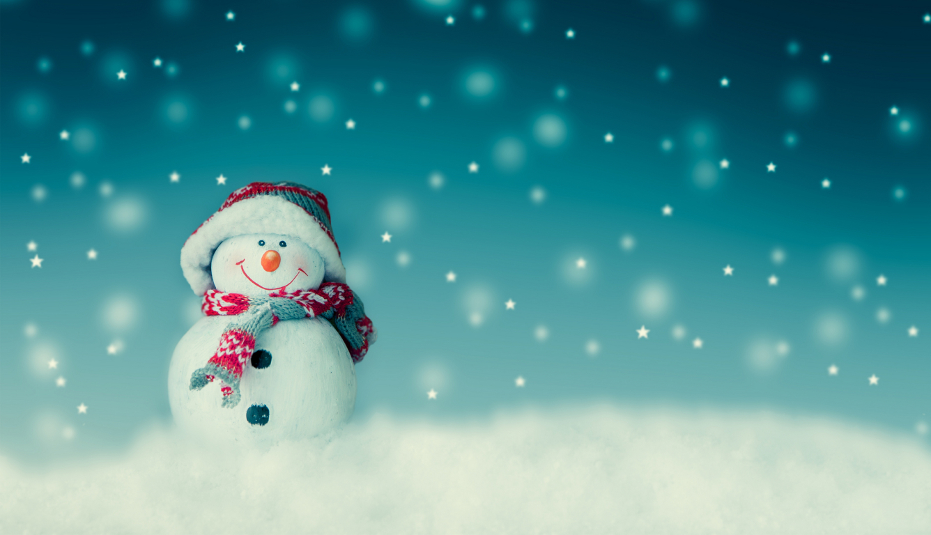 Desktop Christmas wallpaper for laptop with icon space by FACS with Tayler