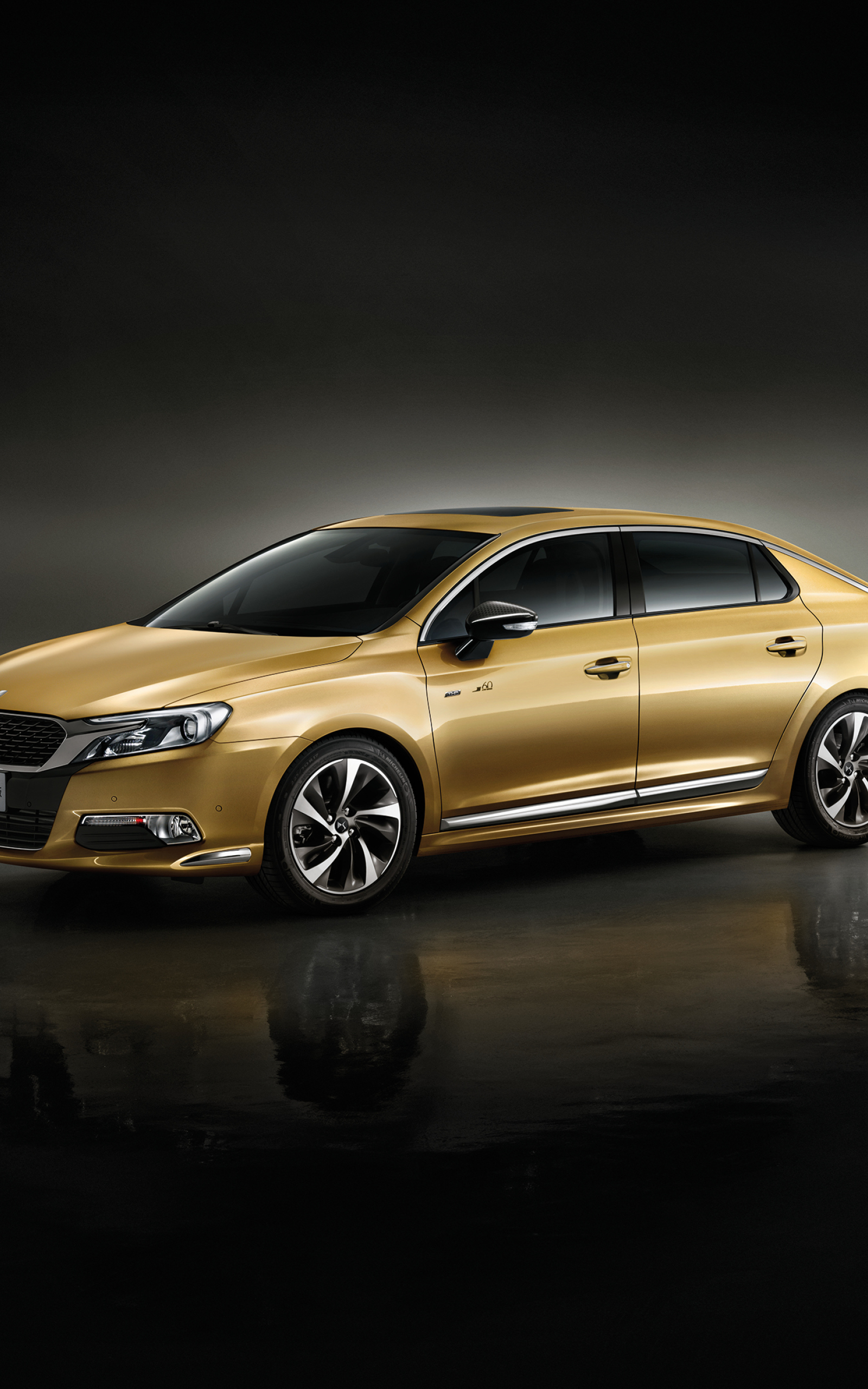 Телефон ситроен. Citroen ds5. Ситроен ds5 2015. DS 5. Седан ds5.