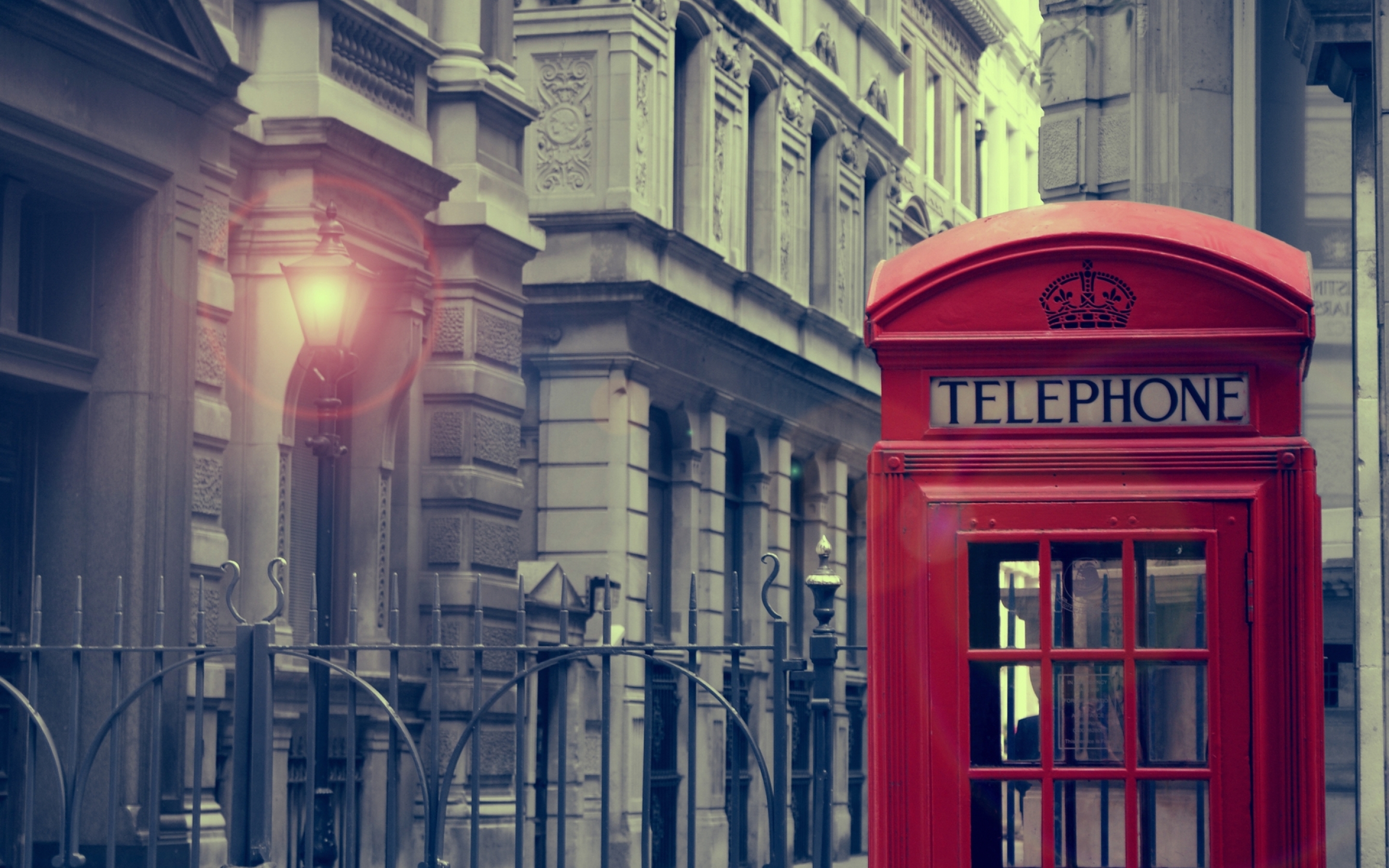 Обои на телефон с галереи. Телефонная будка Лондон. Красная телефонная будка в Лондоне. Англий телефонная будка Лондон. Лондон телефоная Бутка.