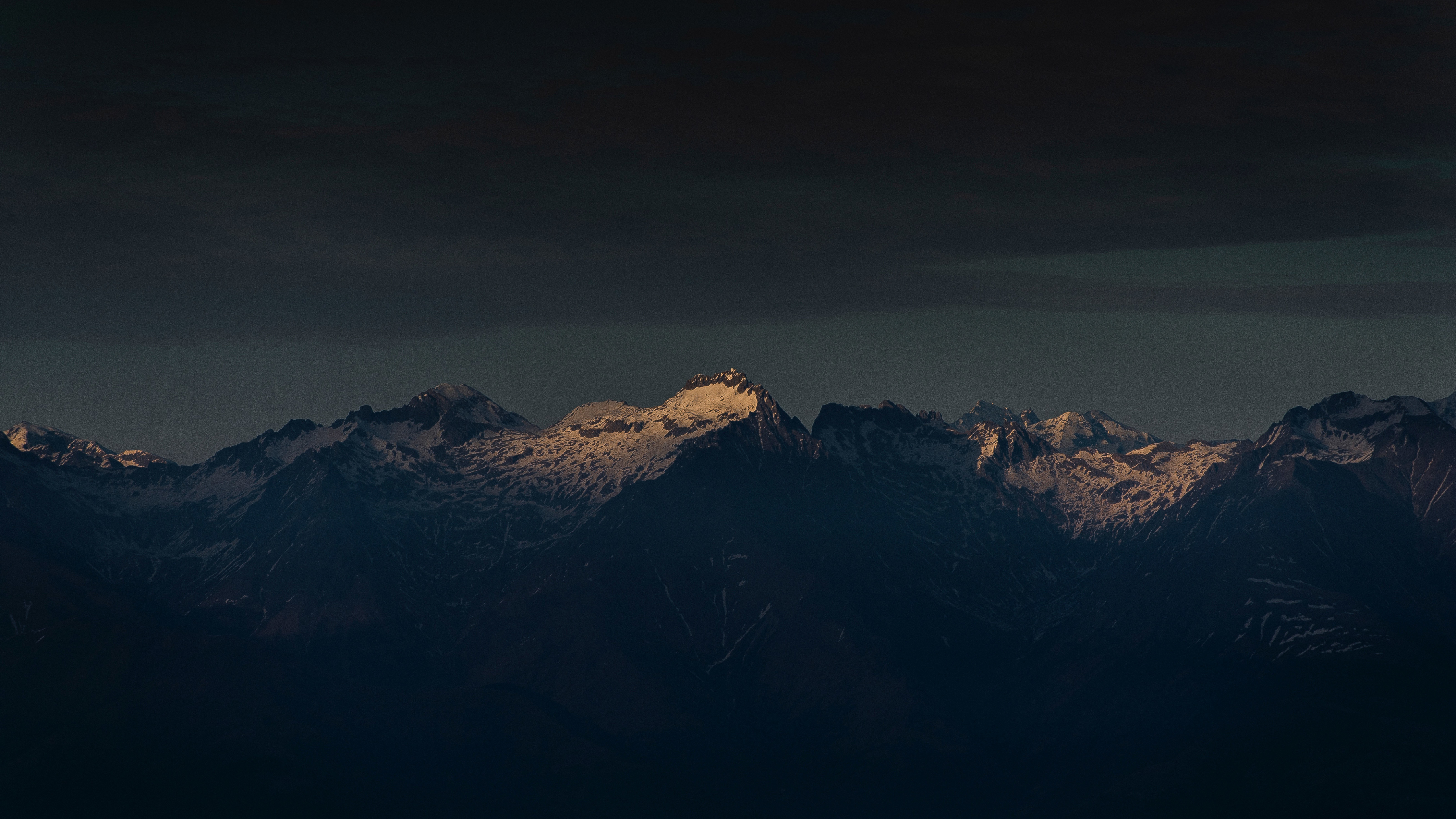 5120x2880 Resolution Clean Night Sky And Mountains Peak 5k Wallpaper