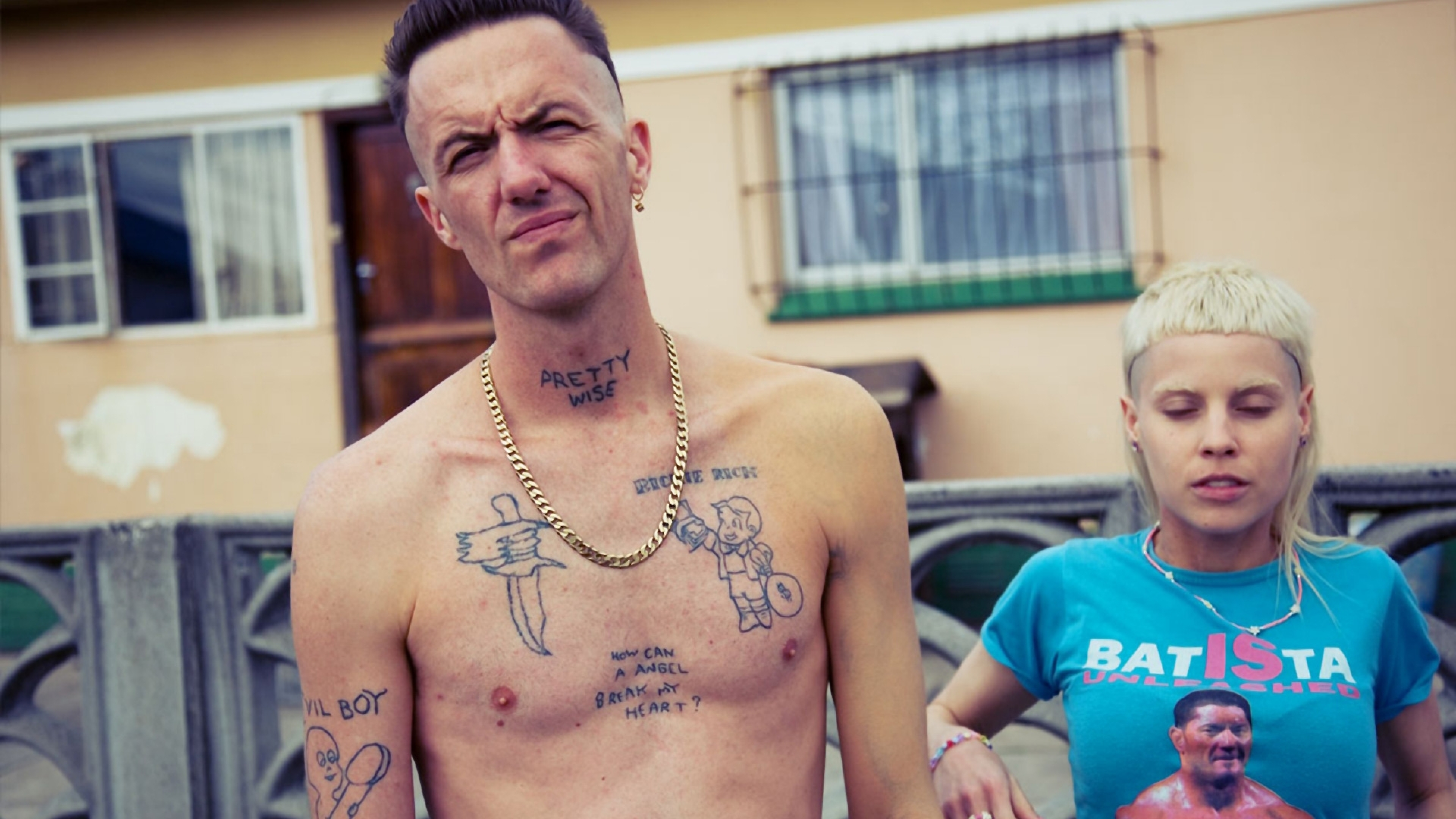 Das antwort. Группа die antwoord. Ниндзя группа die antwoord. Уоткин Тюдор Джонс дочь. Тату Ninja die antwoord.