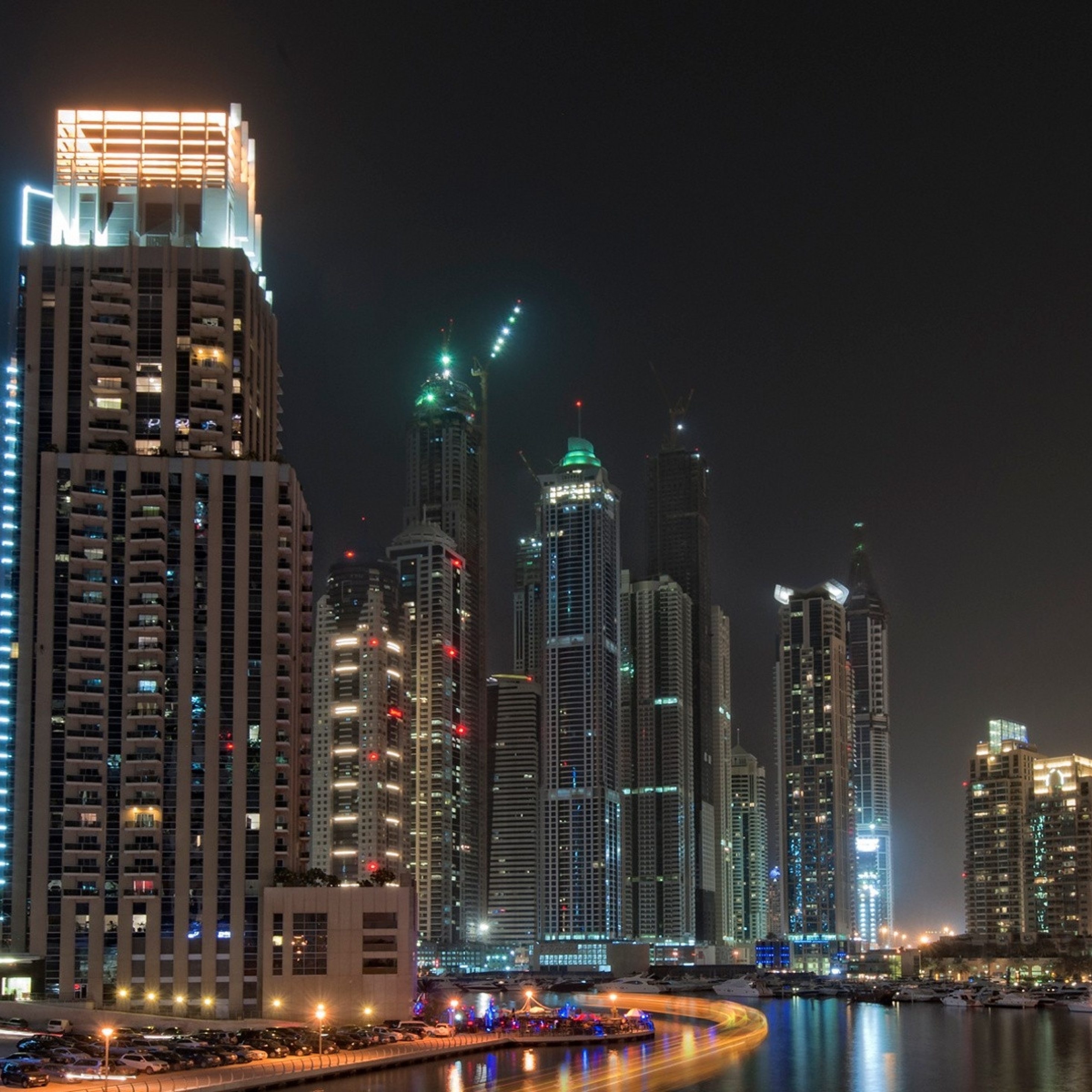 Дубай небоскребы. Небоскребы Дубая ночью. Мегаполис Дубай ночной. Дубай Noon здание.