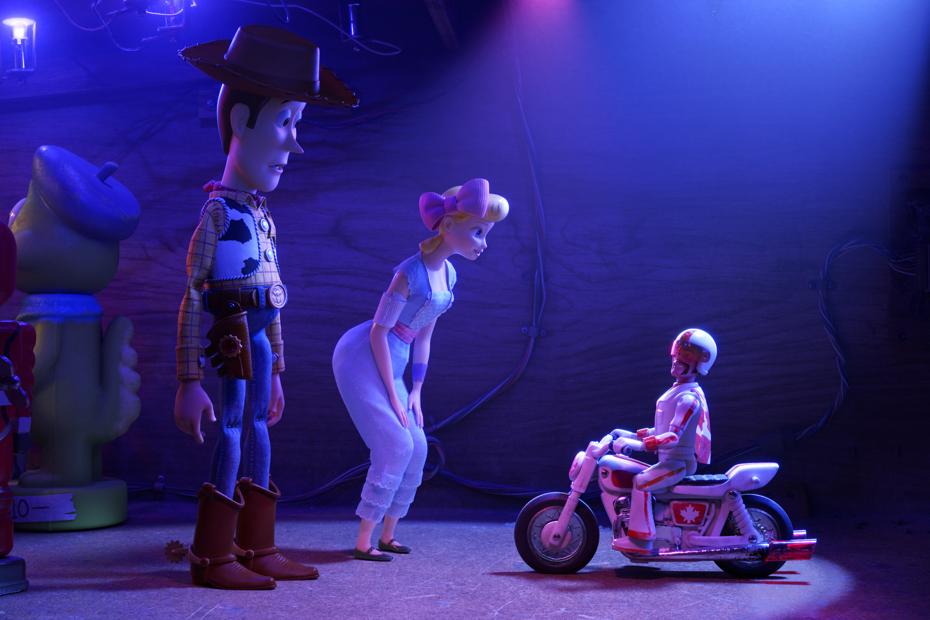 Приключение игрушек. 2019 - Toy story 4. история игрушек 4. История игрушек 4 кадры. История игрушек мультфильм 2019. История игрушек 4 мультик Вуди.