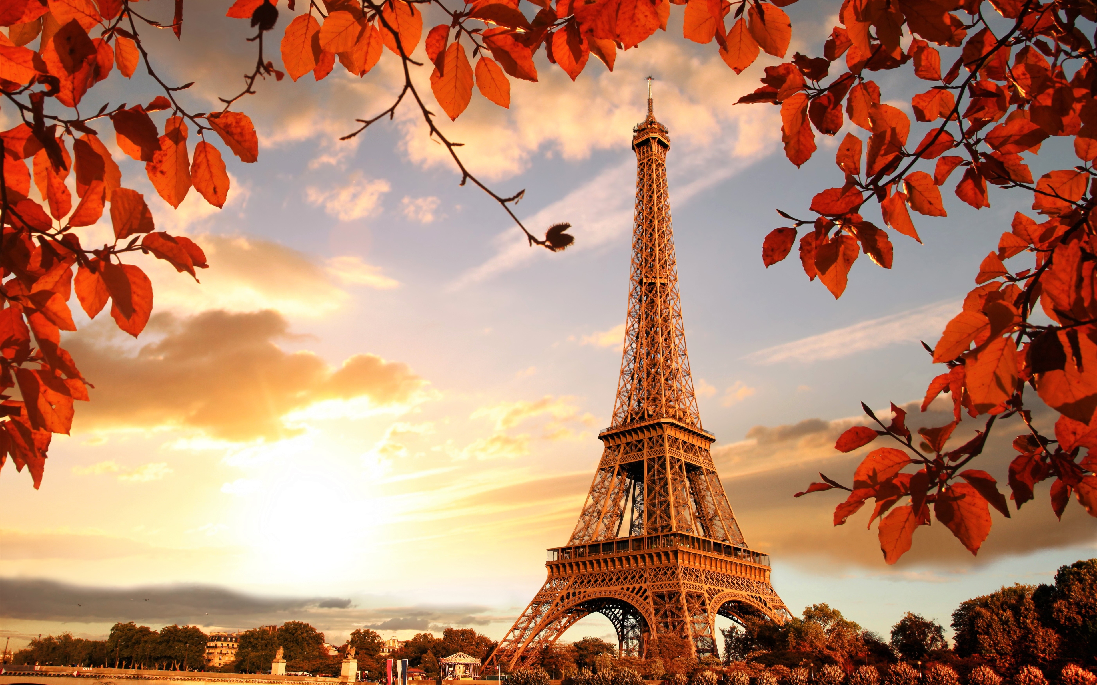 3840x2400 Eiffel Tower in Autumn France Paris  Fall UHD 4K 