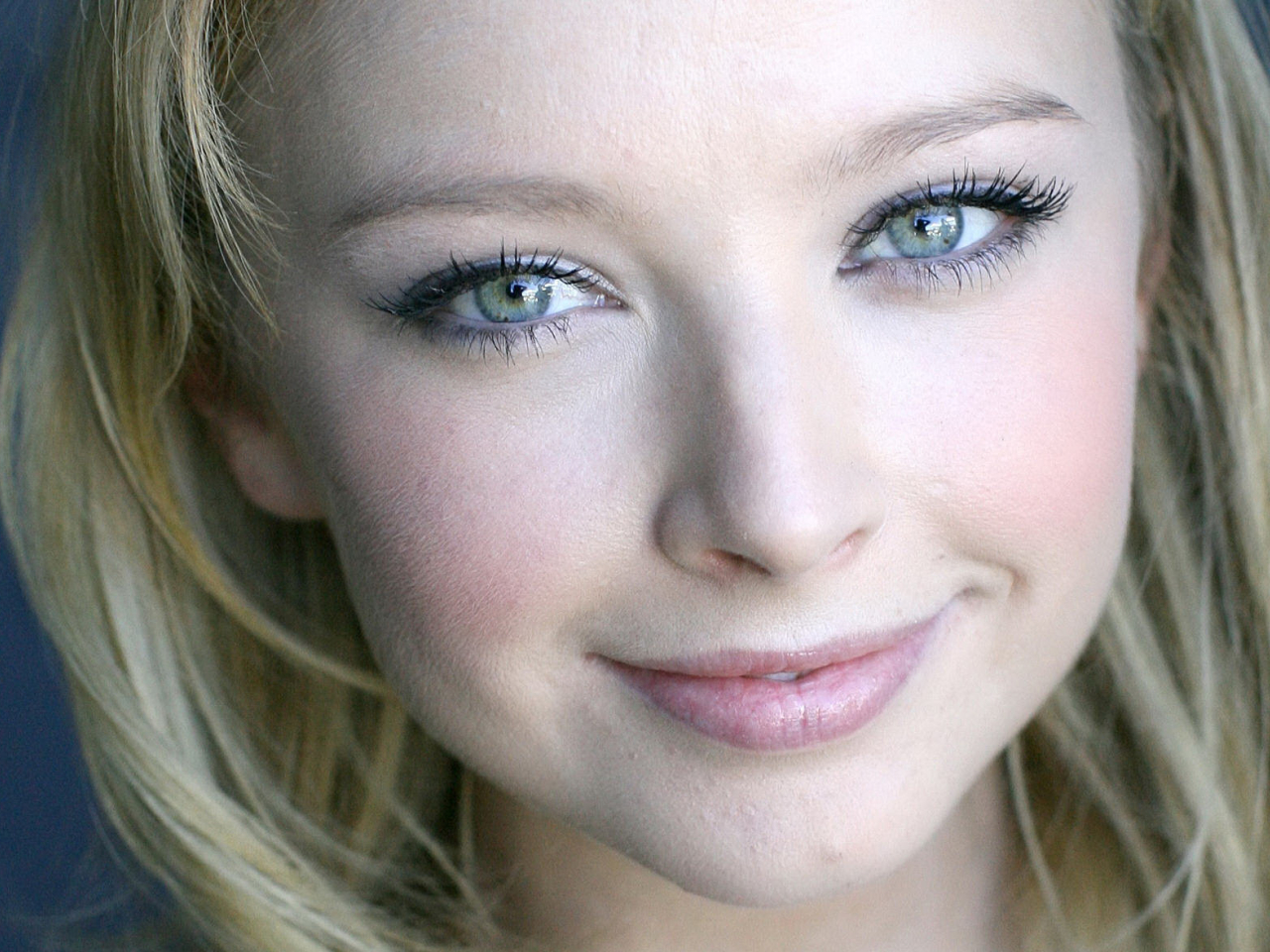 Elisabeth Harnois Close Up Photoshoot Full Hd Wallpaper