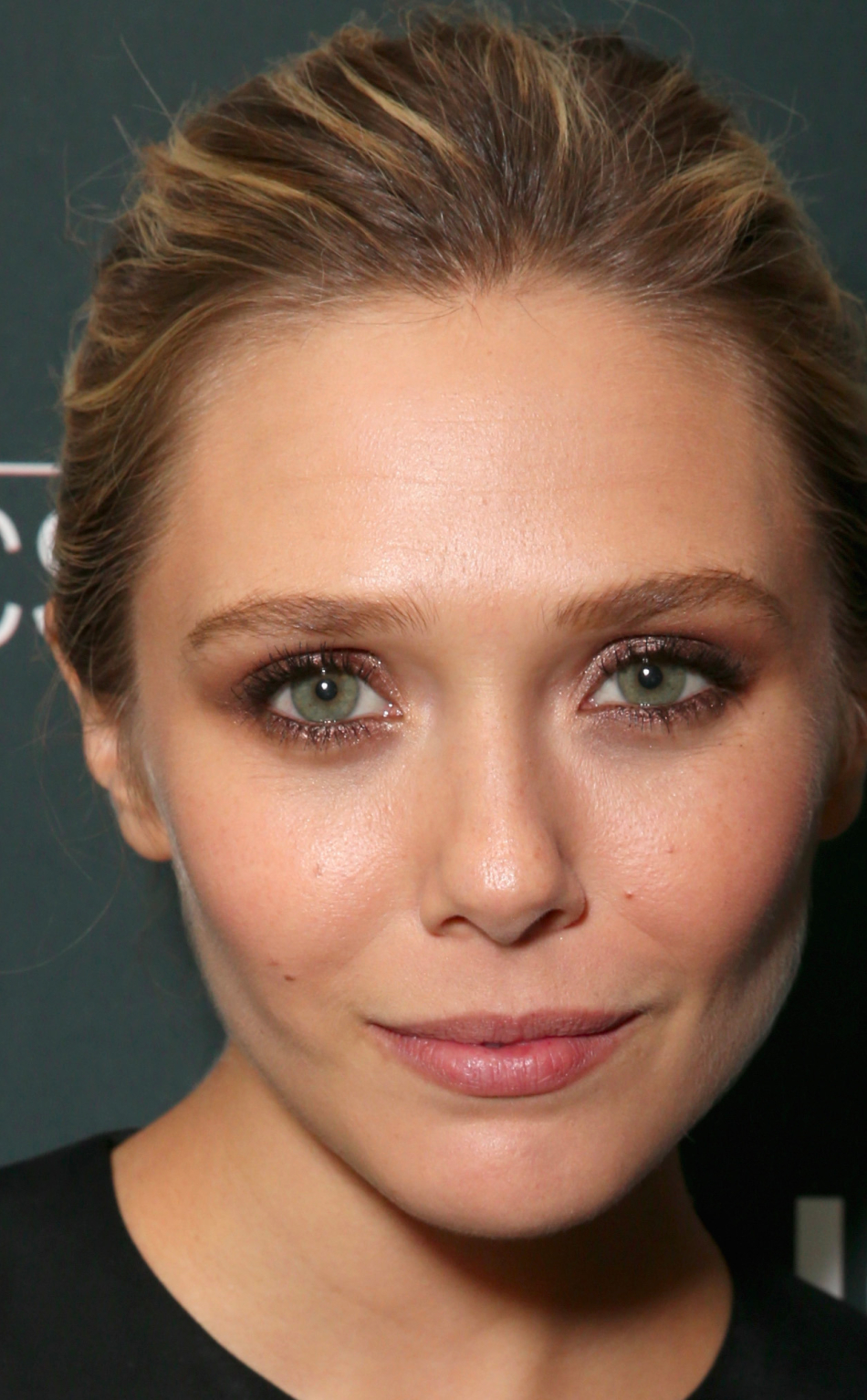 Elizabeth Olsen Actress Face Full Hd 2k Wallpaper 