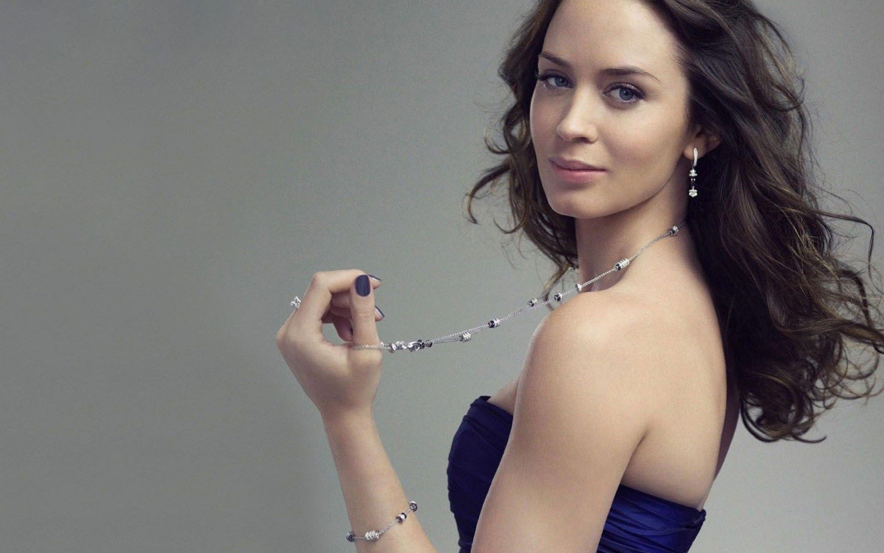 Fashion Emily Blunt wallpapers (8030)