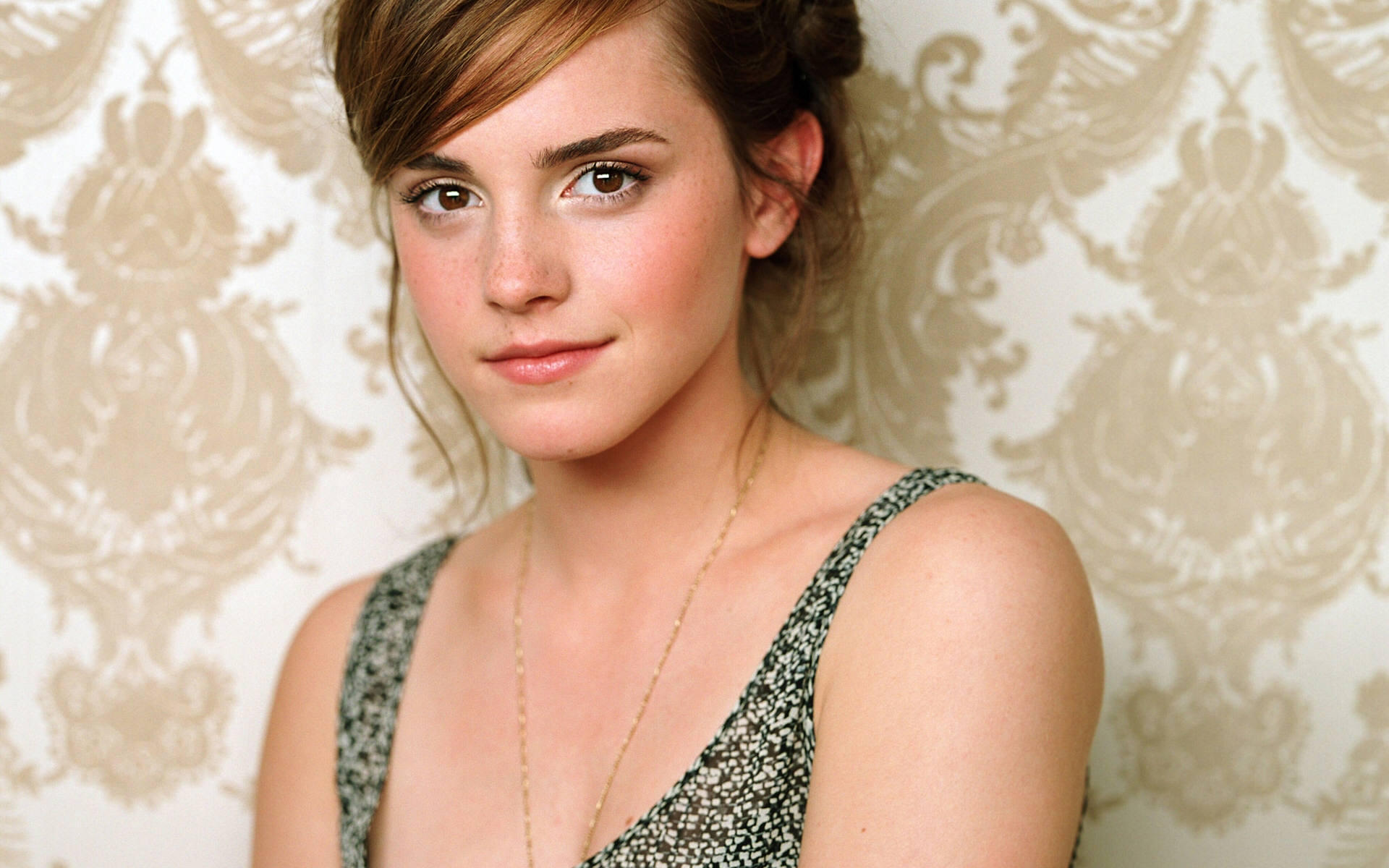 X Resolution Emma Watson Hot Cleavage P Wallpaper