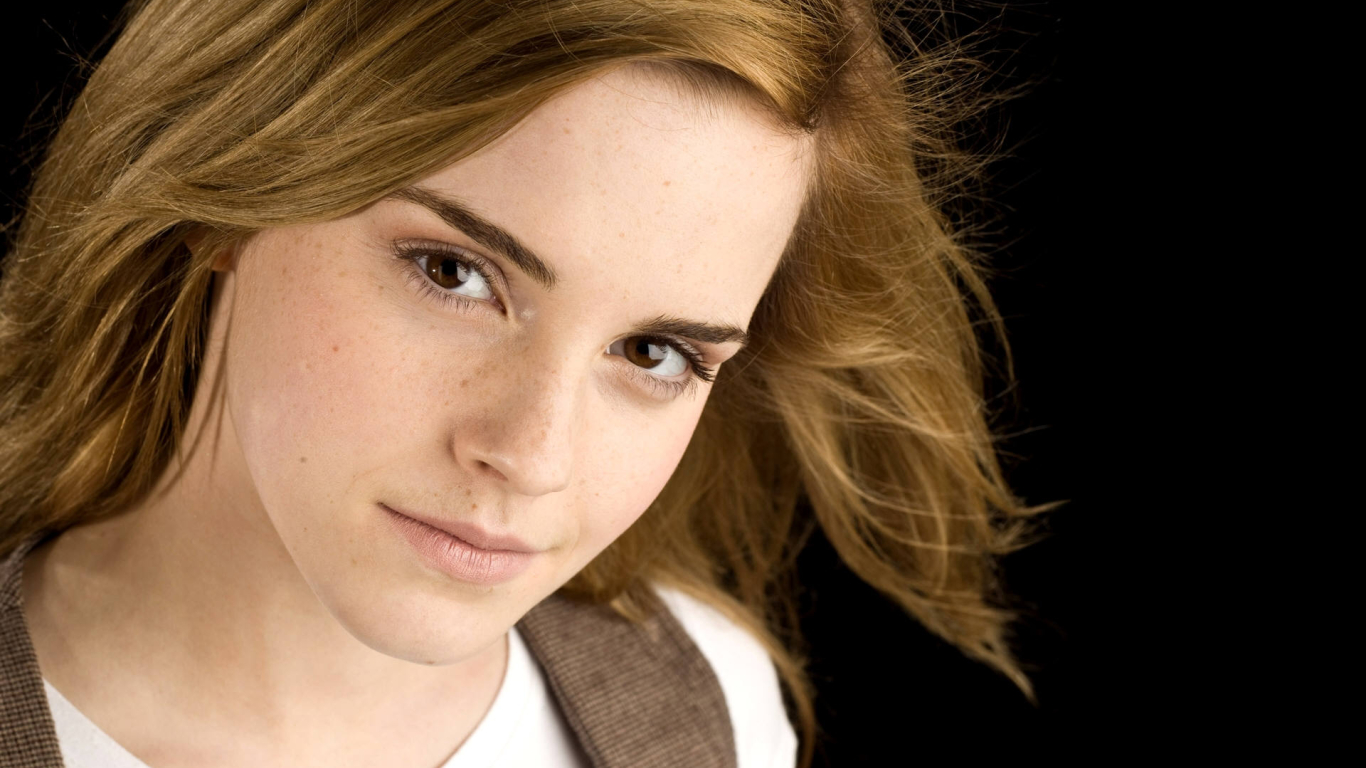 1366x768 Resolution Emma Watson Hot Smile 2014 Images 1366x768 ...