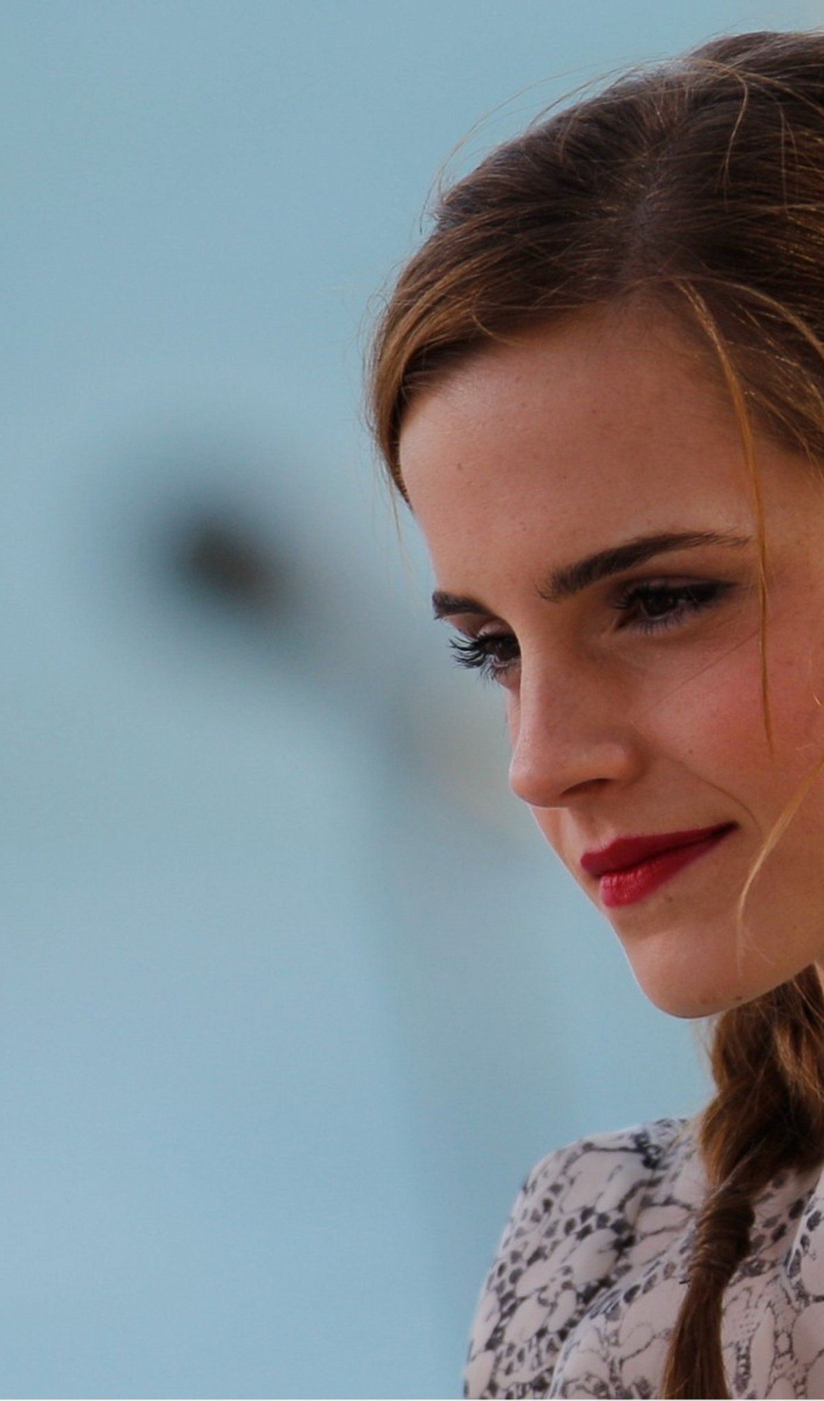 1200x2040 Emma Watson Hot Smile Images 1200x2040 Resolution Wallpaper