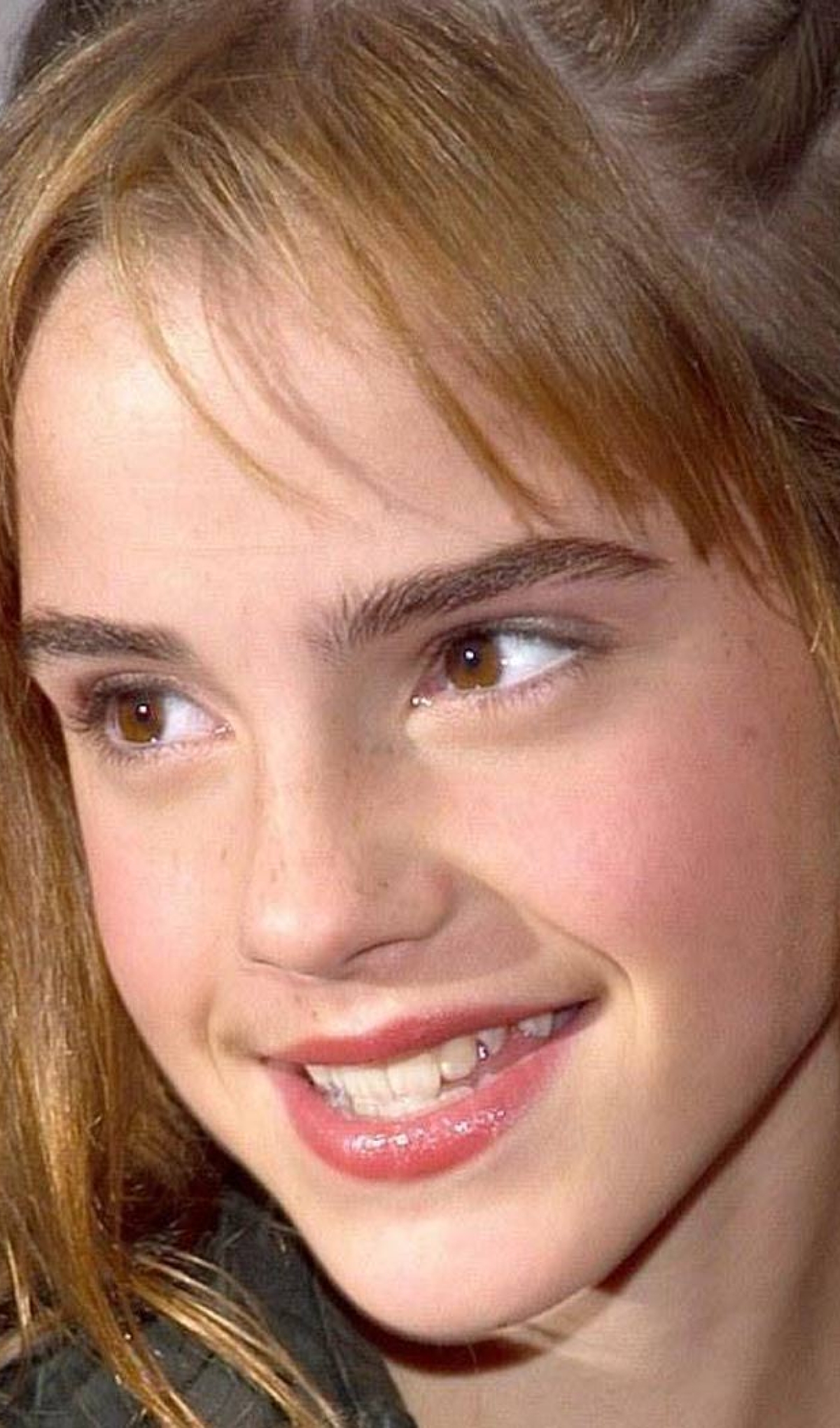 1200x2040 Resolution Emma Watson Laughing Seen 1200x2040 Resolution