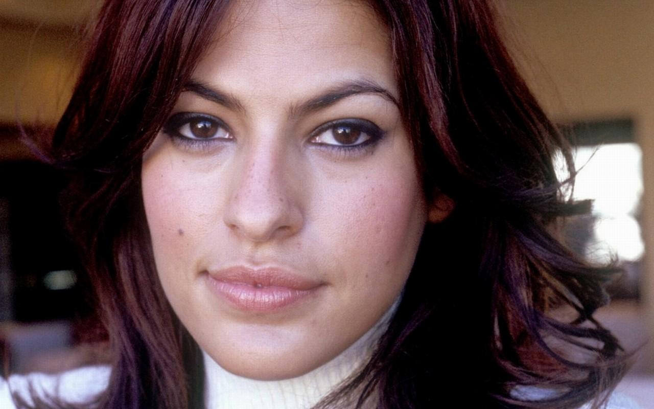 Eva Mendes Close Up Image Wallpaper Hd Celebrities 4k Wallpapers Images And Background 7115