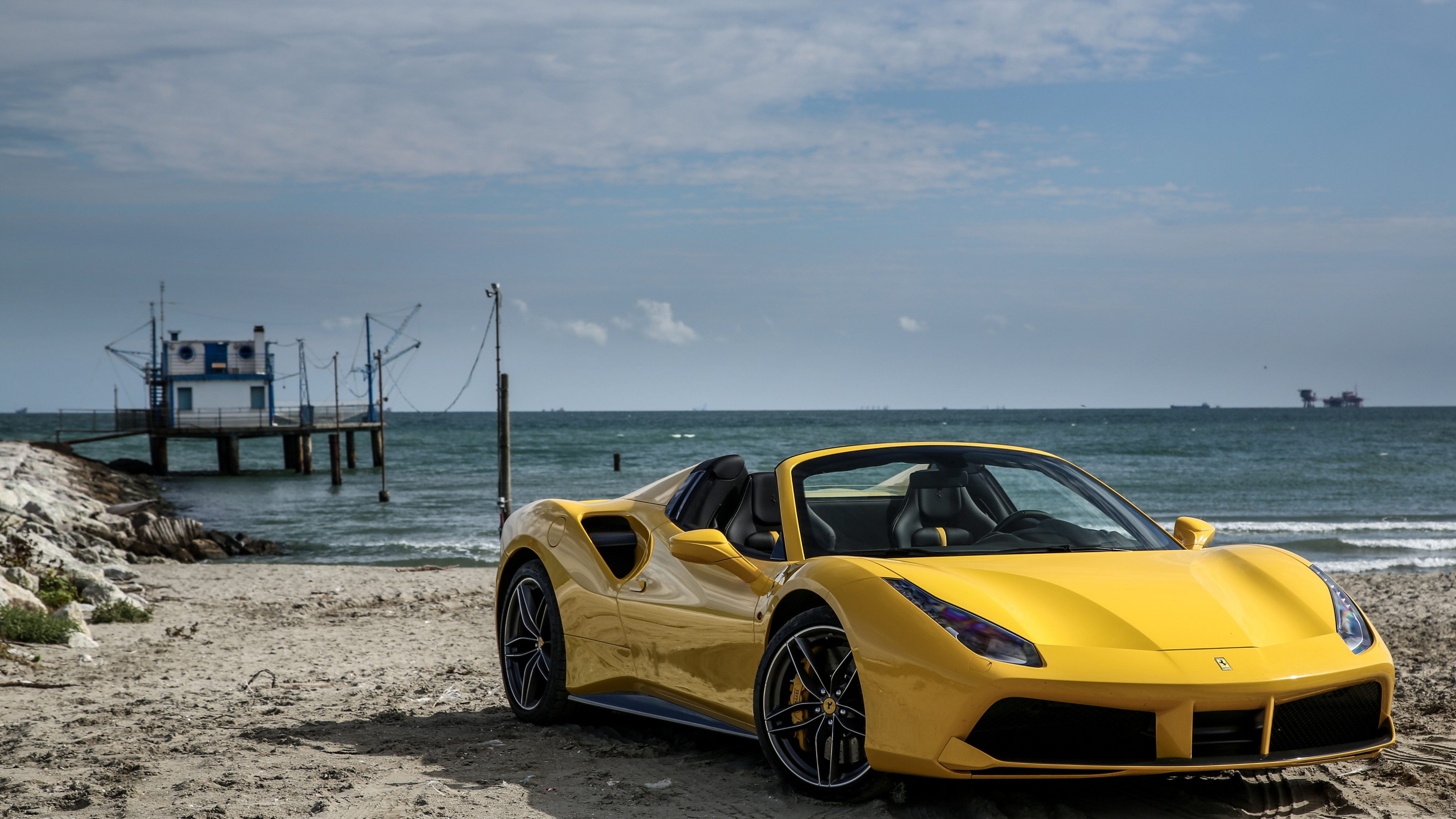 4 желтые машины. Феррари 488 Спайдер. Ferrari 488 GTB Spider. Феррари 488 Спайдер желтая. Ferrari 488 кабриолет.