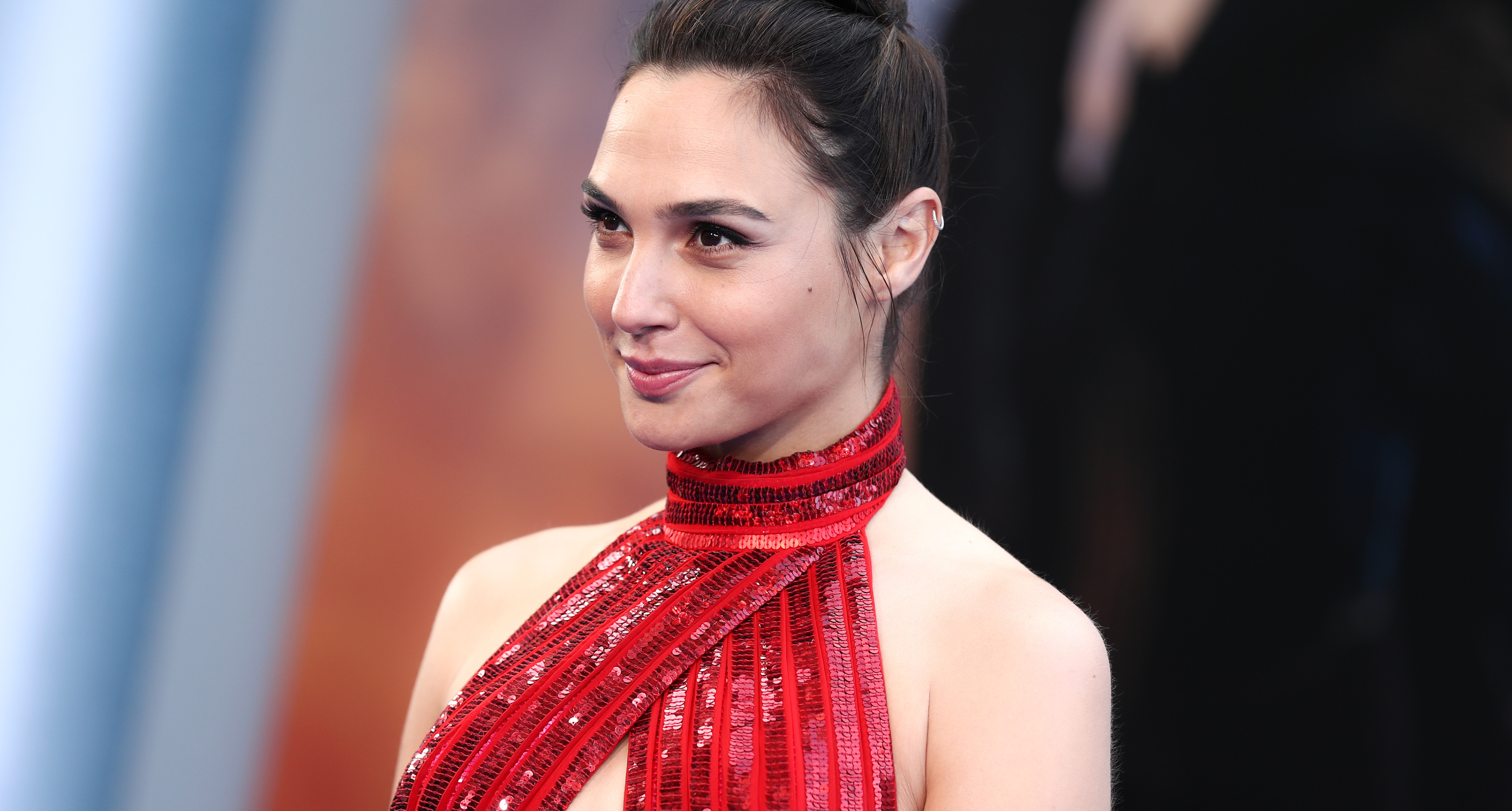 3840x2060 Resolution Gal Gadot In Red 2017 3840x2060 Resolution