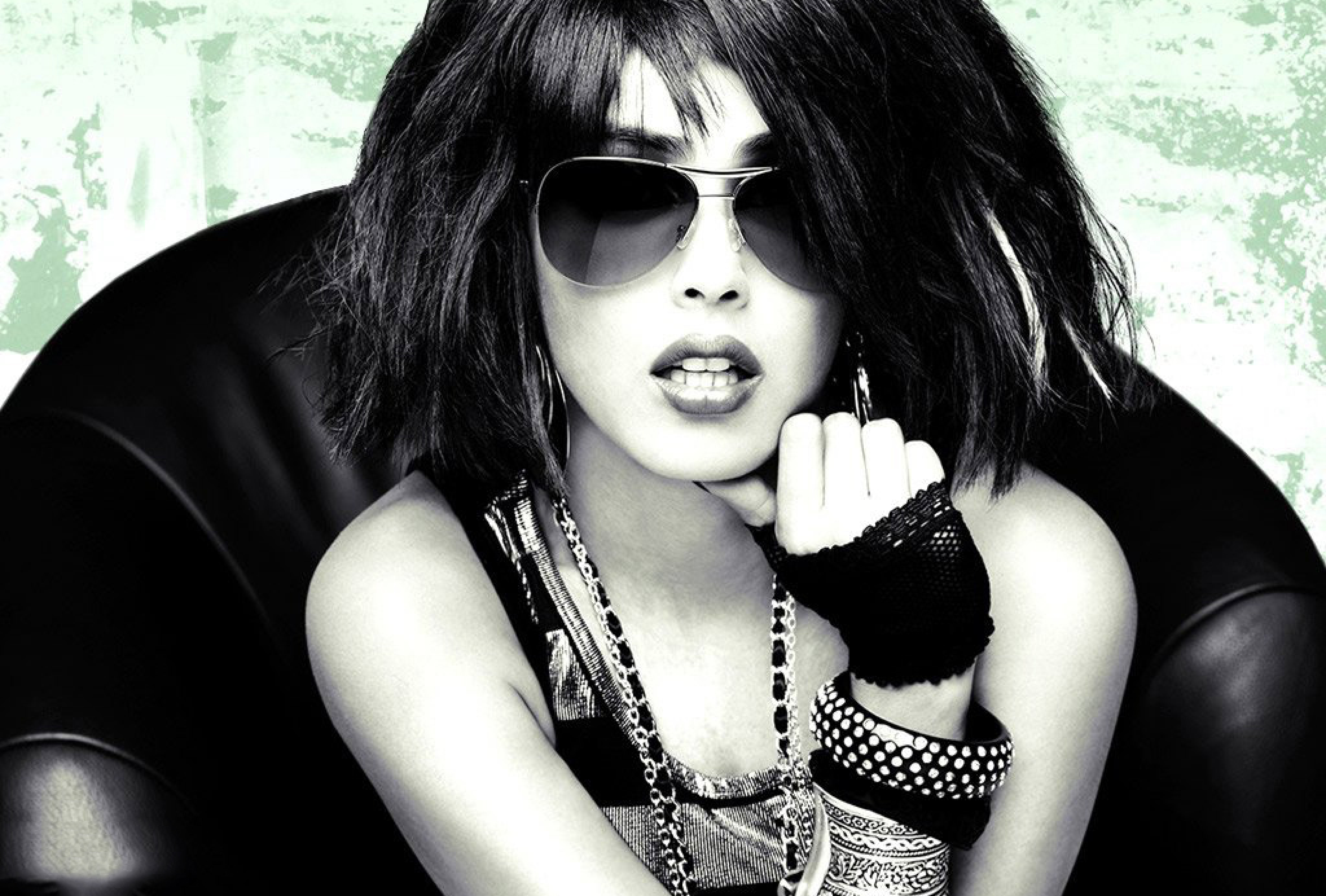 4096x2768 Resolution Genelia D'Souza Stylish Wallpapers Free Download ... — free download