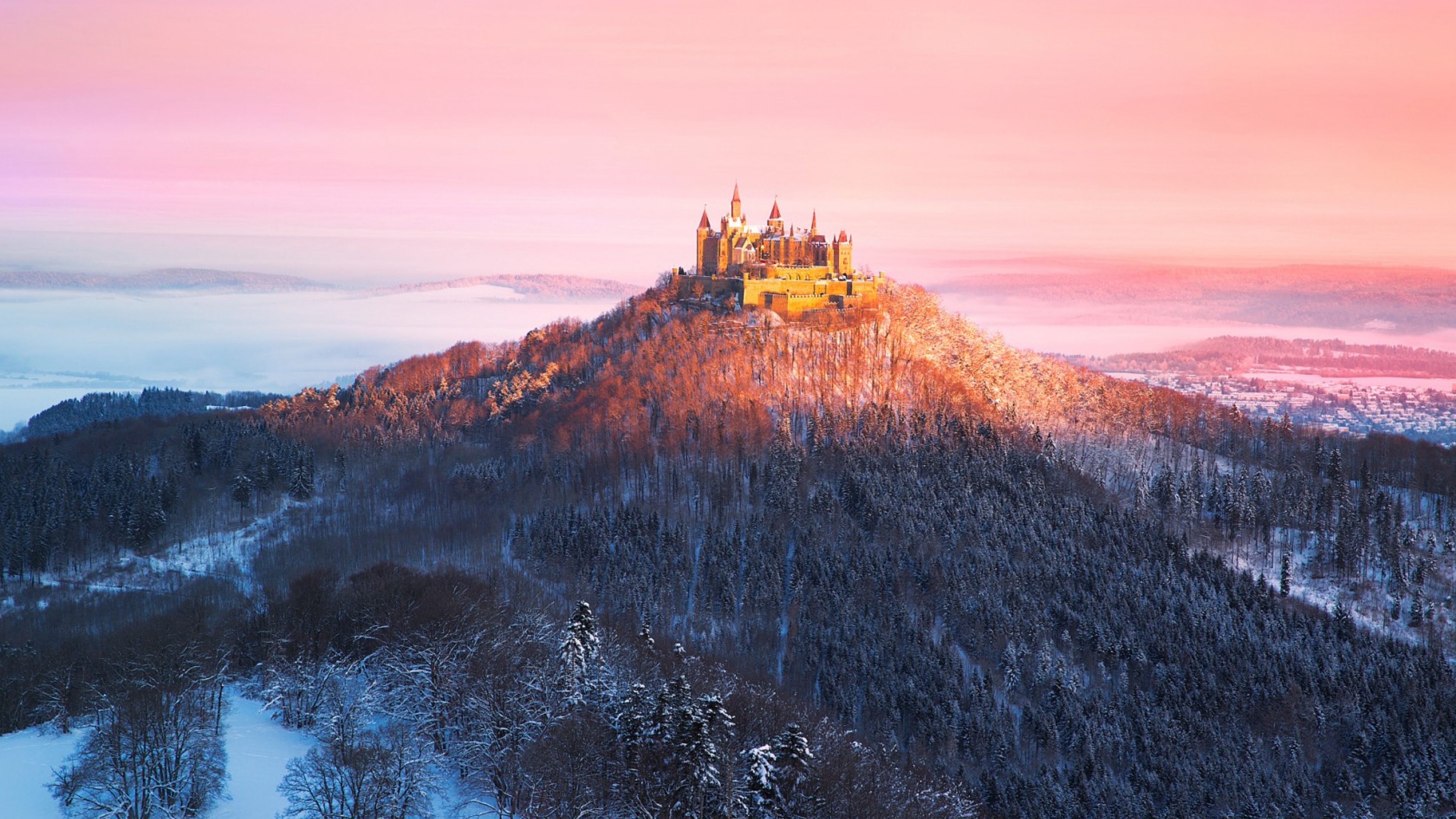 Castle mountains. Замок Гогенцоллерн Баден-Вюртемберг. Замок Гогенцоллерн Германия зимой. Замок Гогенцоллерн Германия на закате. Замок Гогенцоллерн 2560.