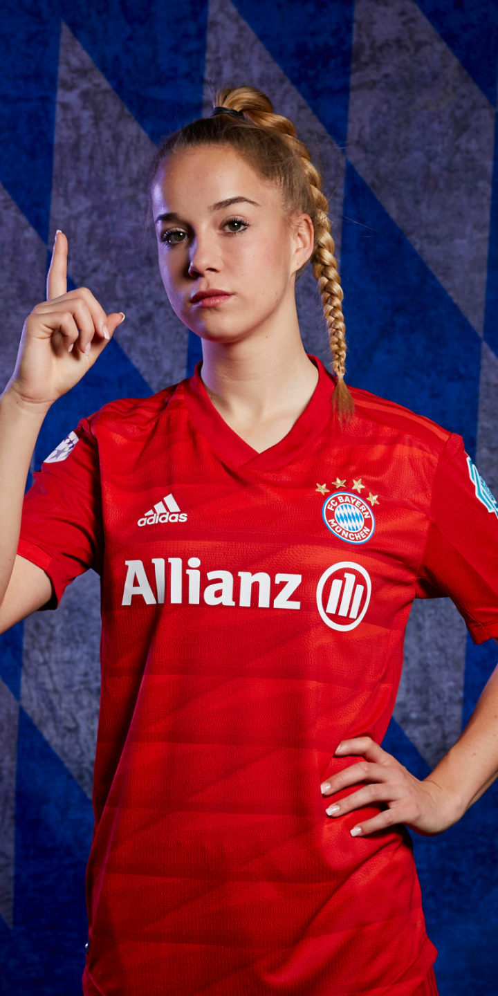 720x1440 Giulia Gwinn HD Football Player 2022 720x1440 Resolution