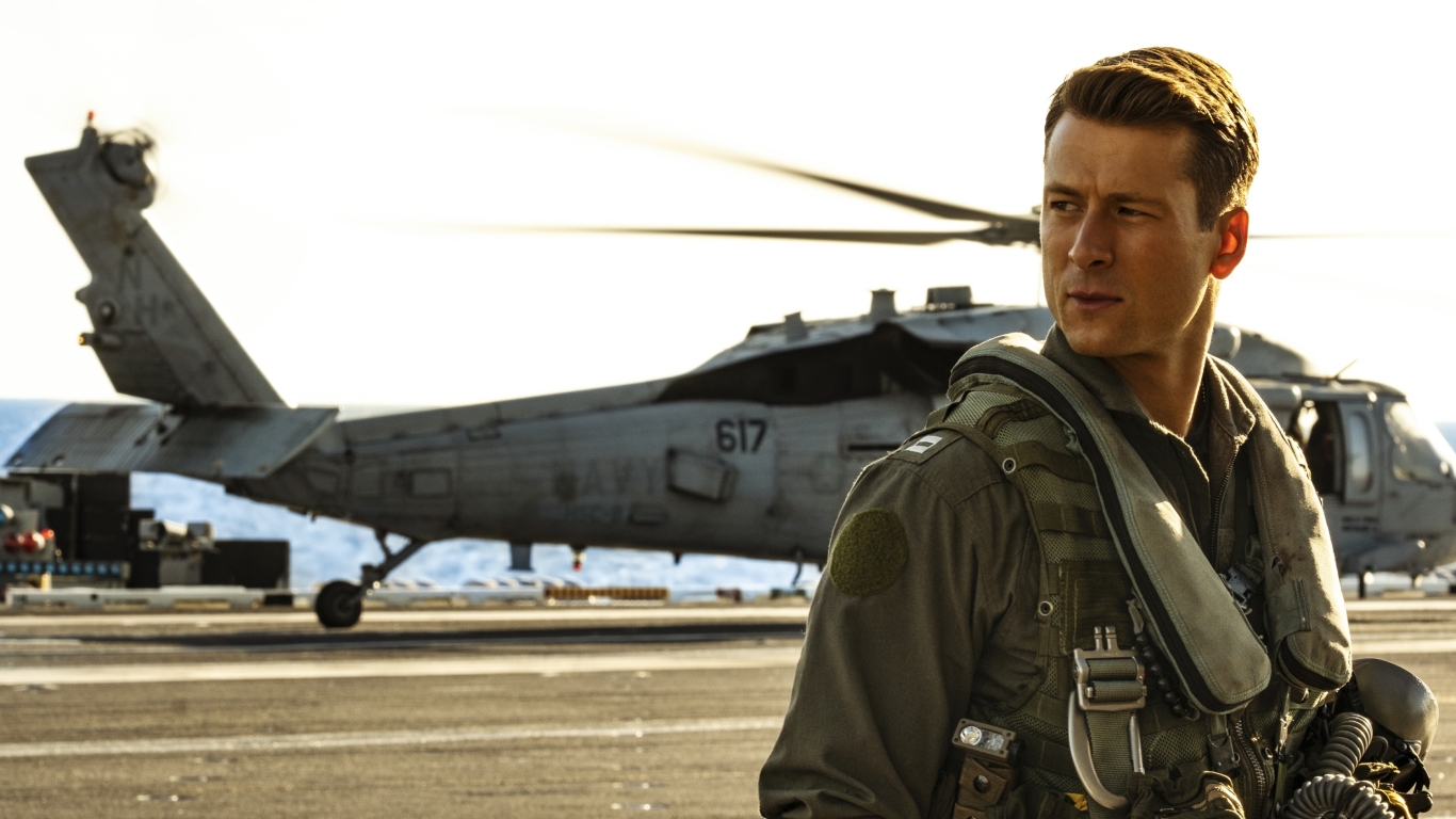 1366x768 Glen Powell In Top Gun Maverick 4k 1366x768 Resolution Wallpaper Hd Movies 4k 