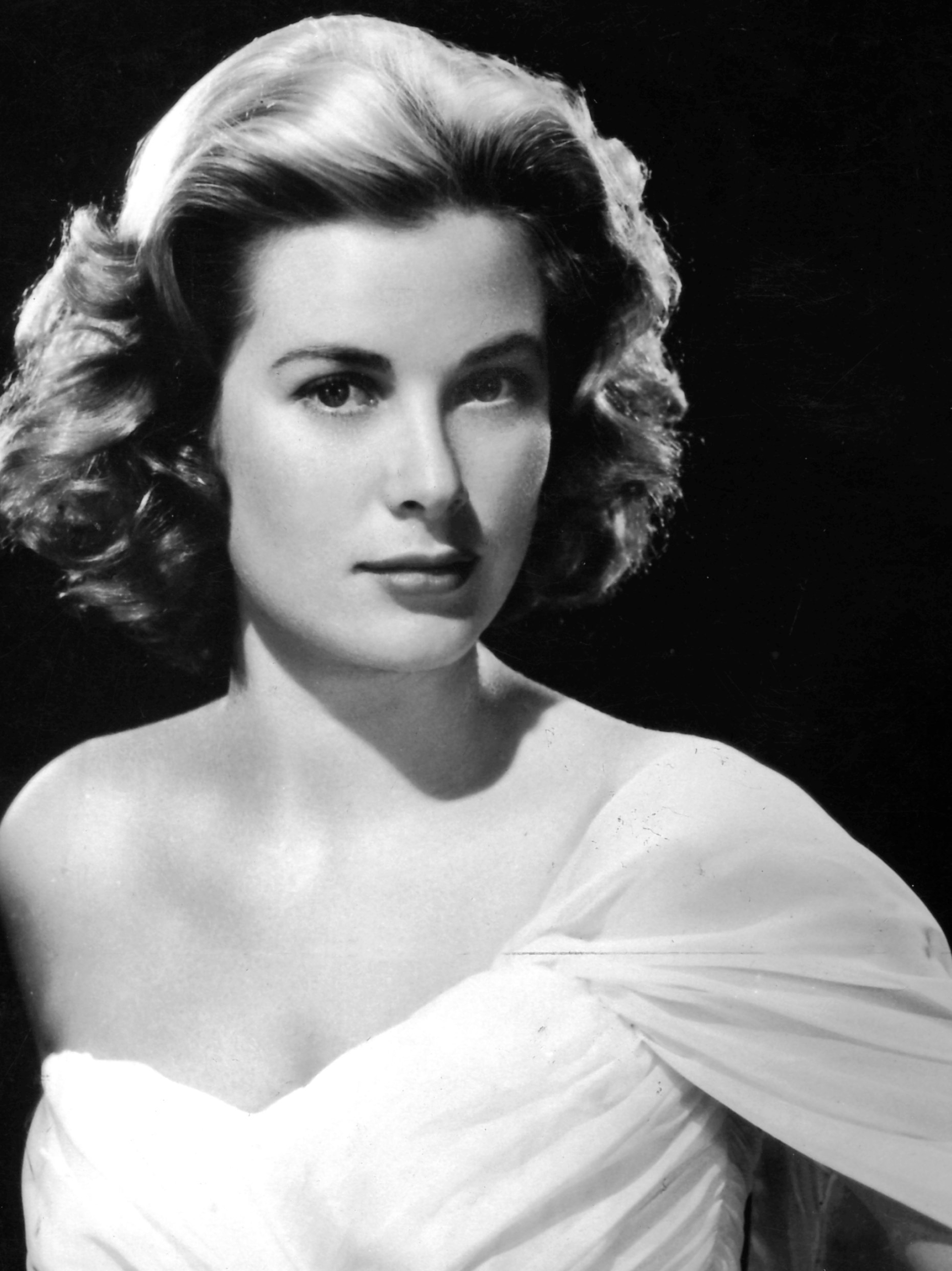 2048x2732 Grace Kelly Cleavage Images 2048x2732 Resolution Wallpaper ...