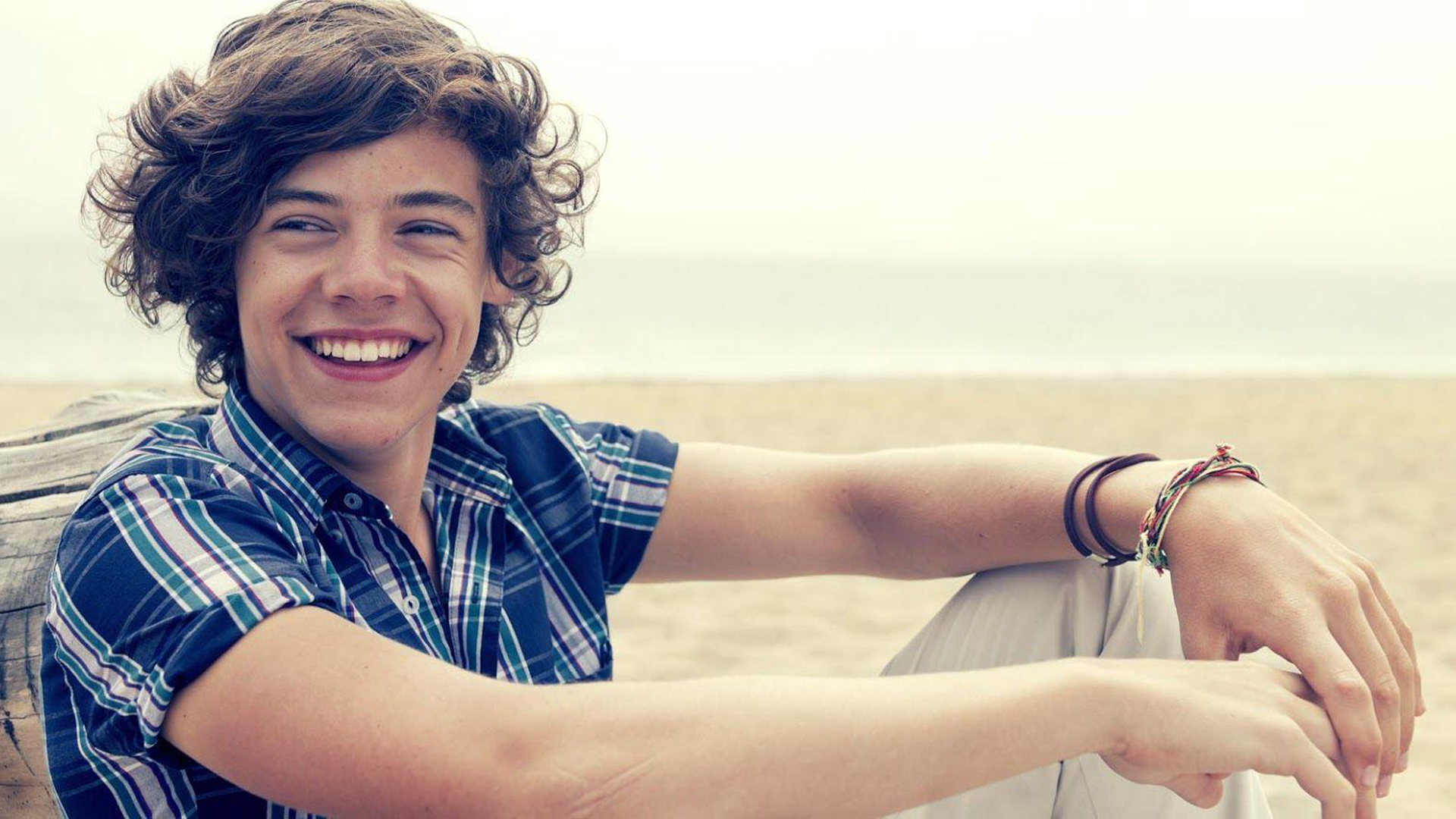 Harry Styles® | Harry styles wallpaper, Harry styles pictures, Harry styles  photos