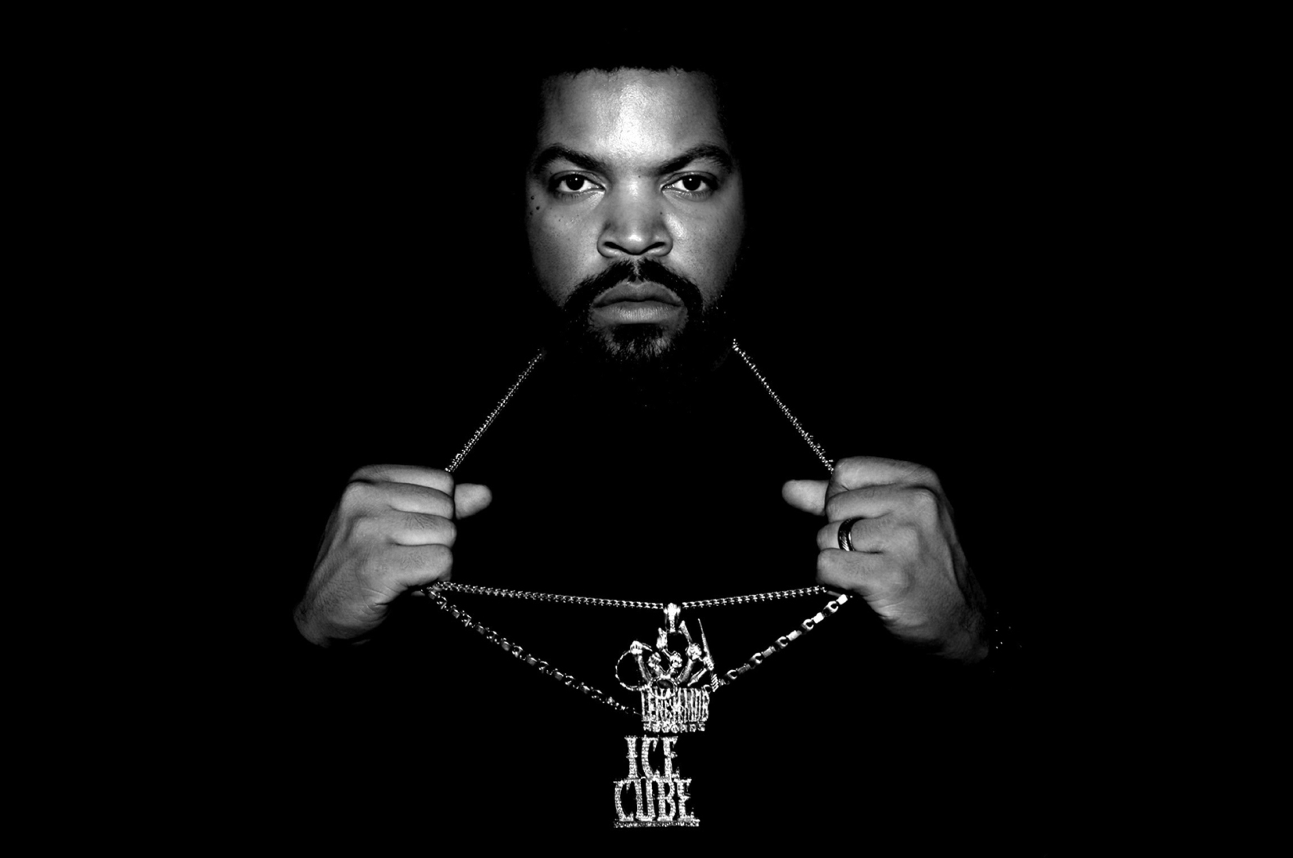 Весы рэп. Ice Cube. Ice Cube Rapper. Цепочка айс Кьюб. Обои айс Кьюб.